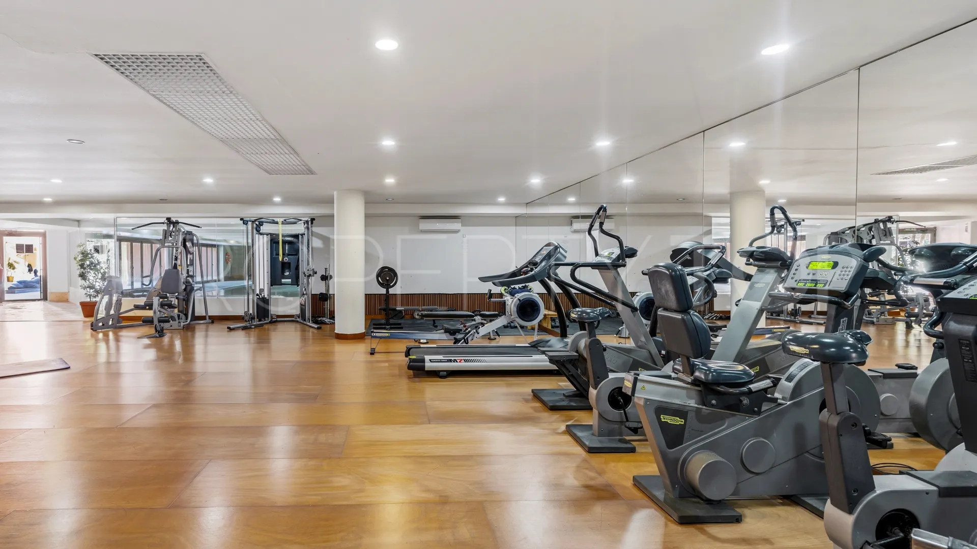 Atico duplex en venta de 3 dormitorios en Beach Side New Golden Mile