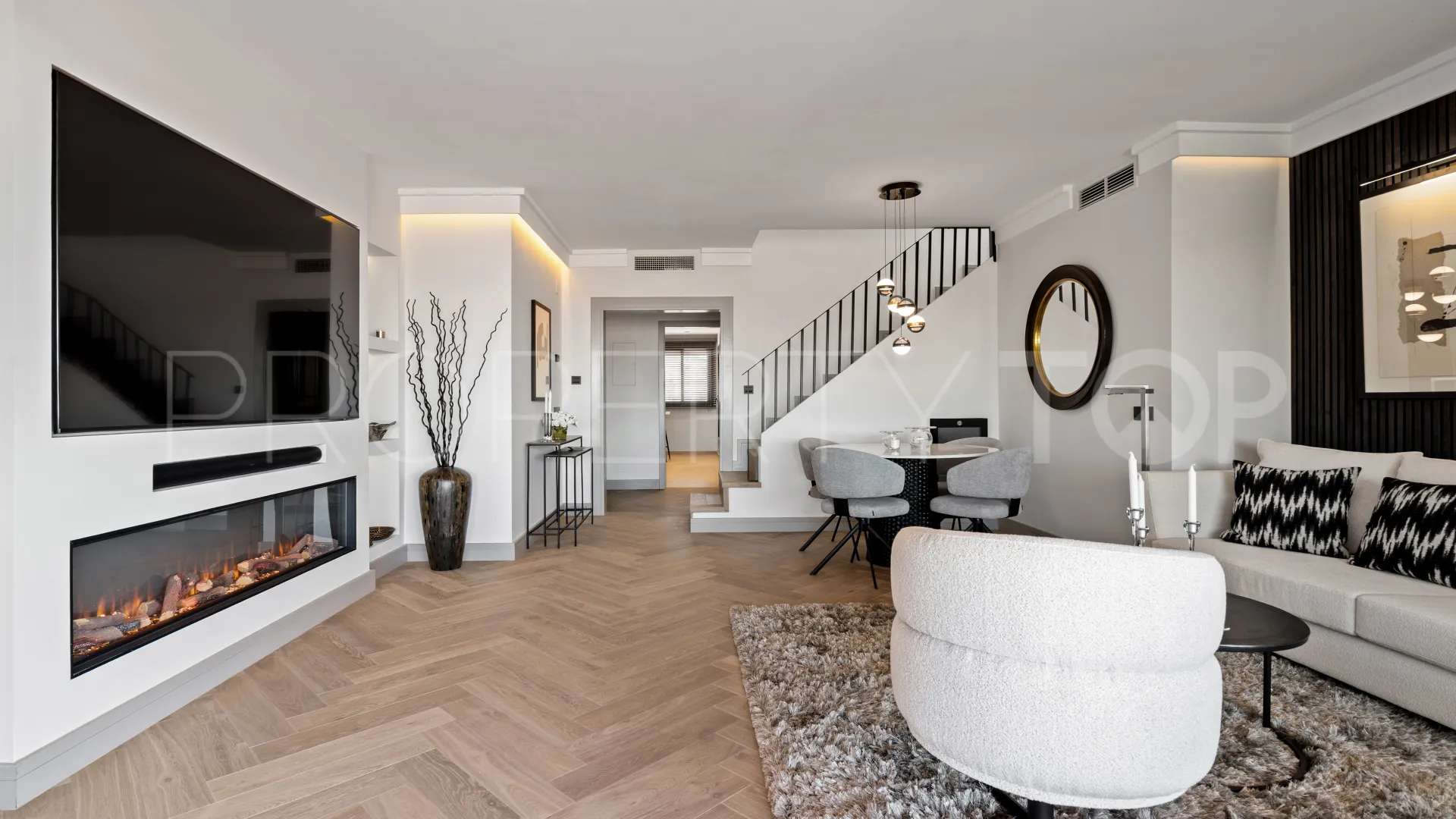 Atico duplex en venta de 3 dormitorios en Beach Side New Golden Mile