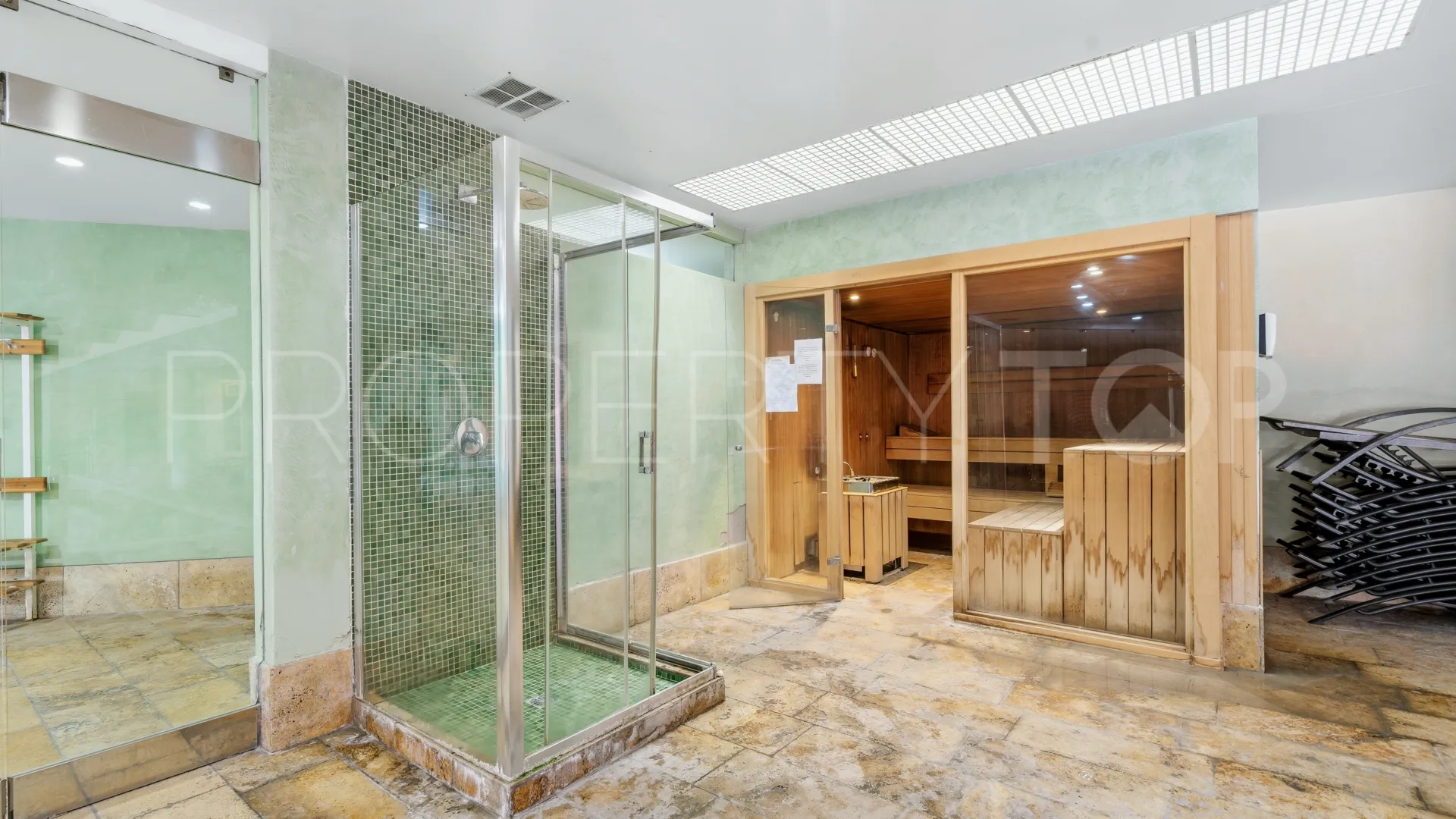 Atico duplex en venta de 3 dormitorios en Beach Side New Golden Mile