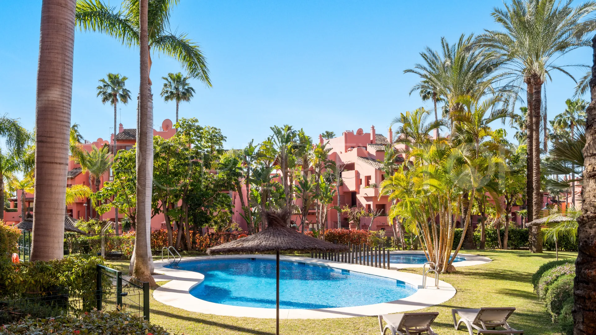 Atico duplex en venta de 3 dormitorios en Beach Side New Golden Mile
