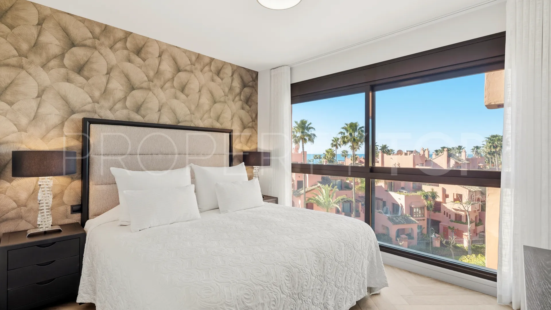 Atico duplex en venta de 3 dormitorios en Beach Side New Golden Mile