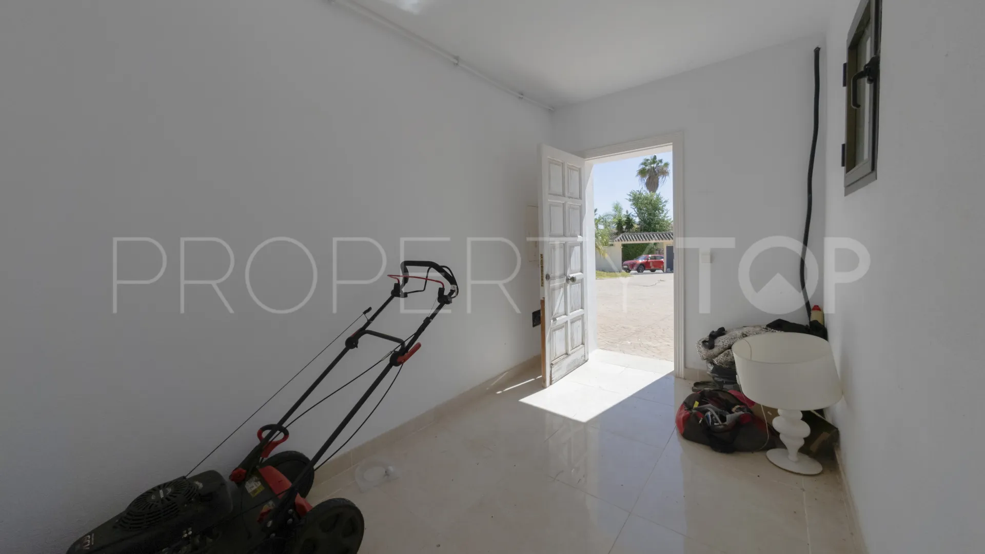 Villa de 4 dormitorios en venta en El Paraiso