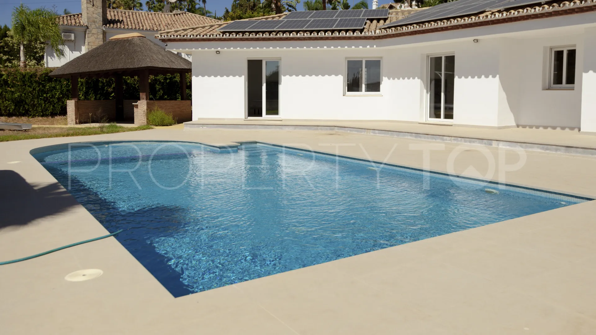 Villa de 4 dormitorios en venta en El Paraiso
