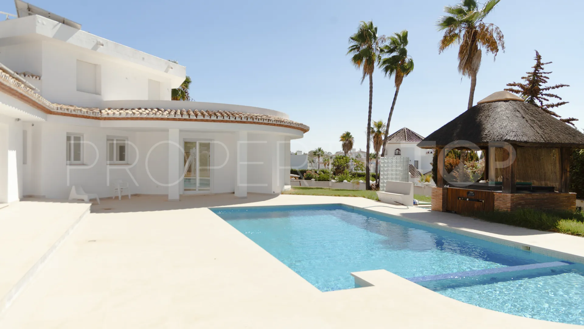 Villa de 4 dormitorios en venta en El Paraiso