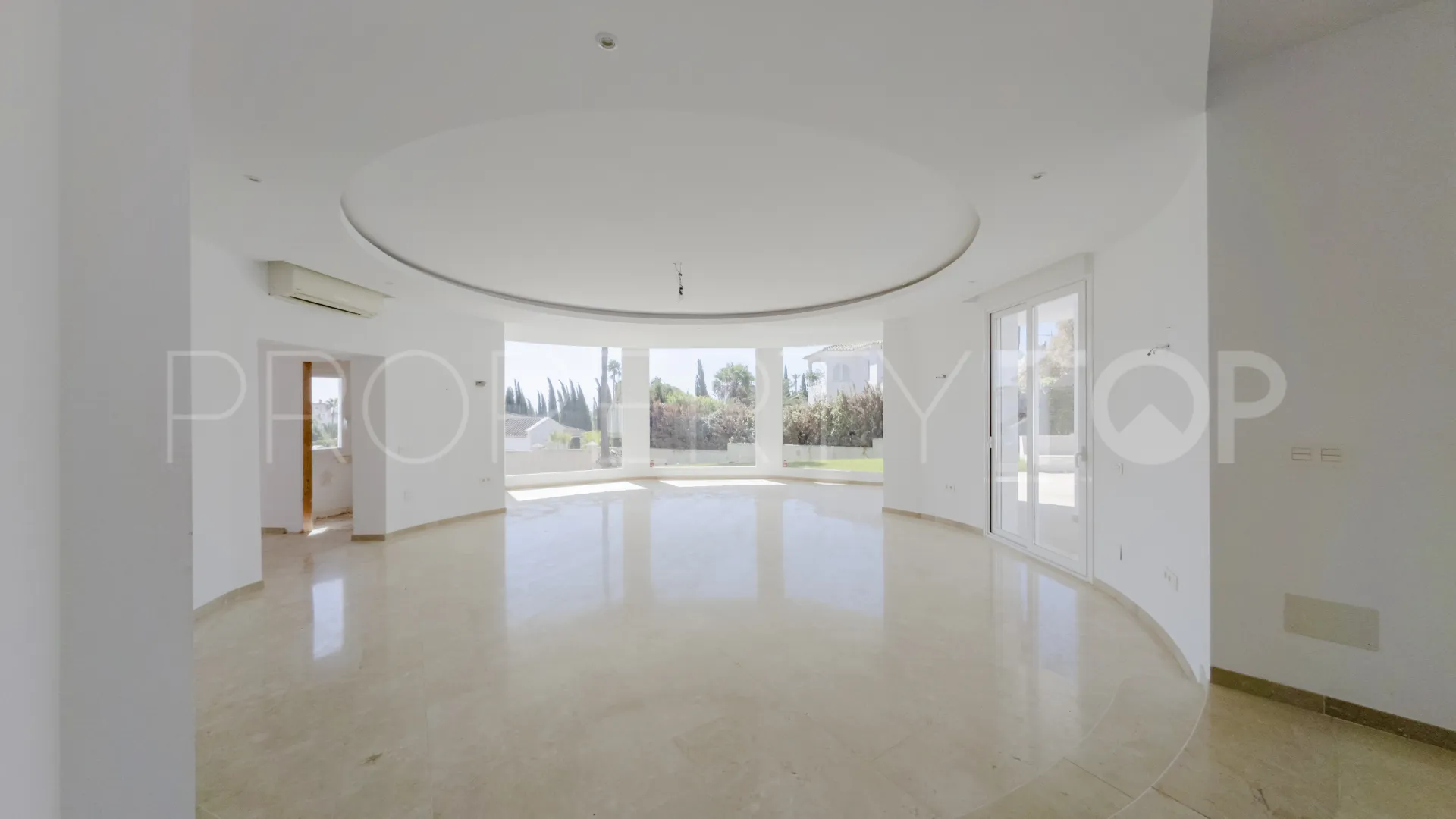 Villa de 4 dormitorios en venta en El Paraiso