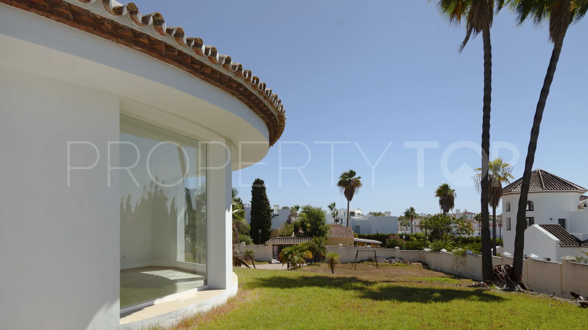 Villa de 4 dormitorios en venta en El Paraiso