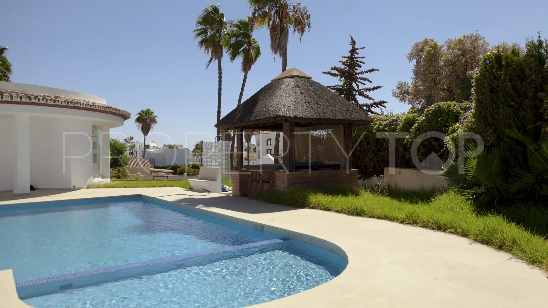 Villa de 4 dormitorios en venta en El Paraiso