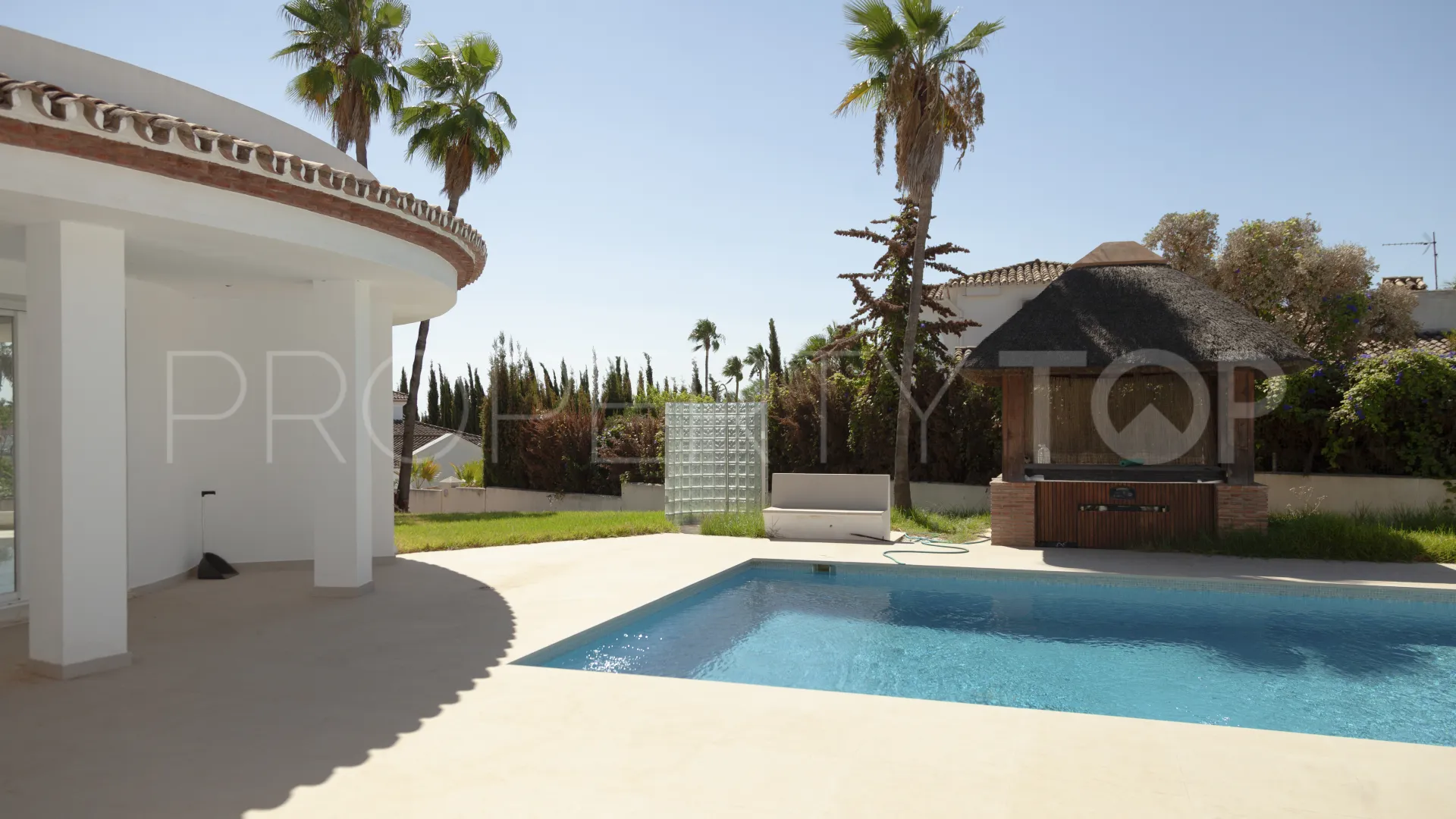 Villa de 4 dormitorios en venta en El Paraiso