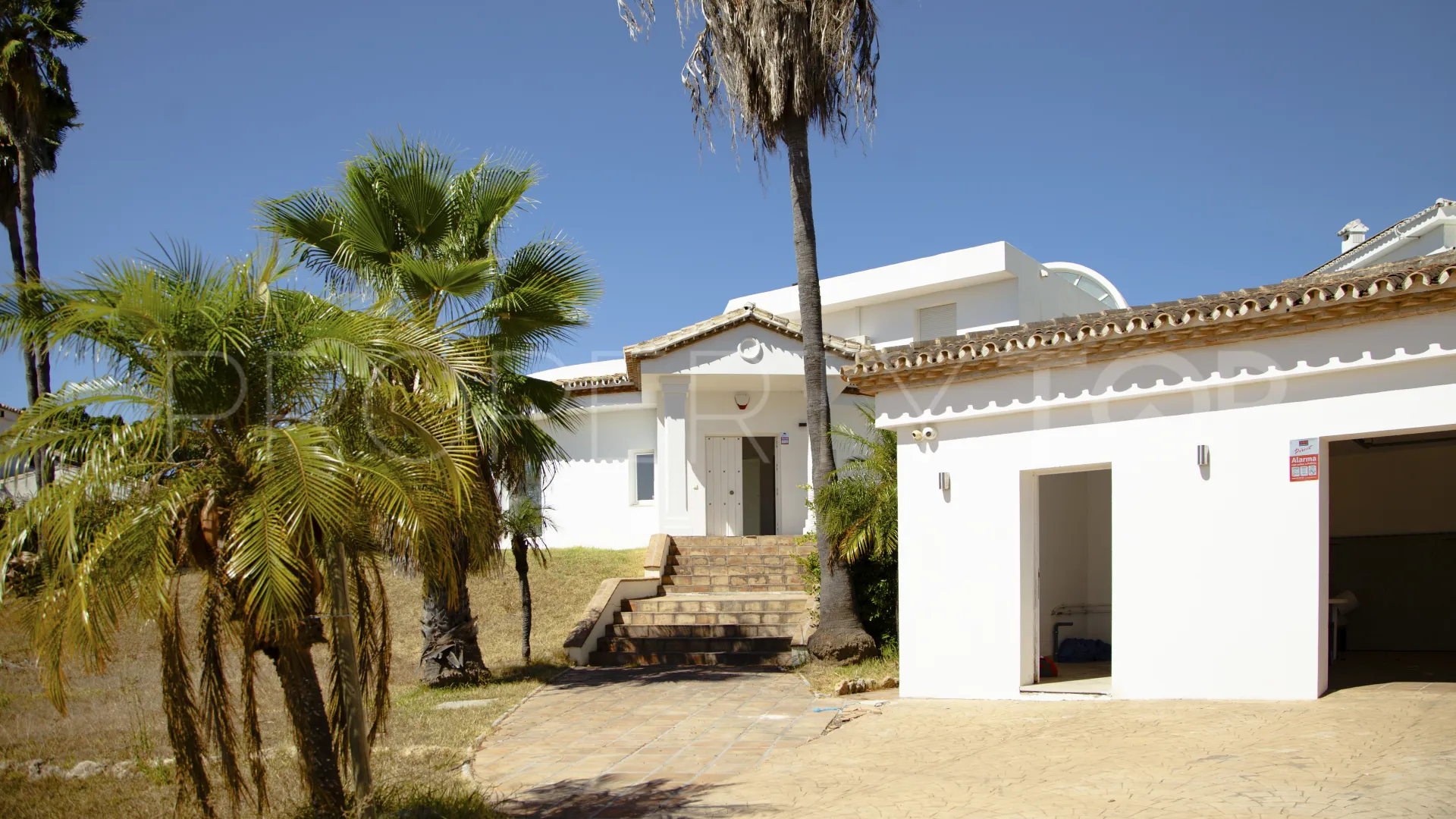 Villa de 4 dormitorios en venta en El Paraiso