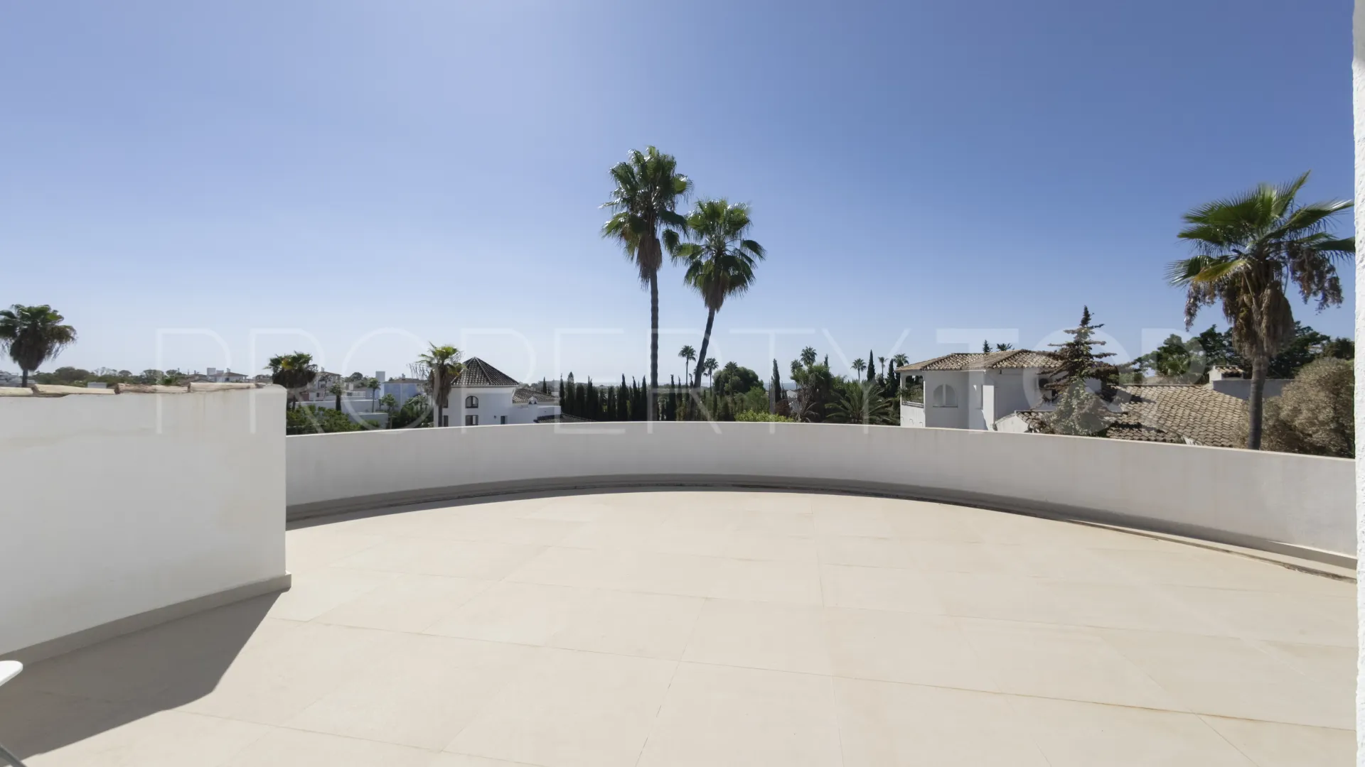 Villa de 4 dormitorios en venta en El Paraiso