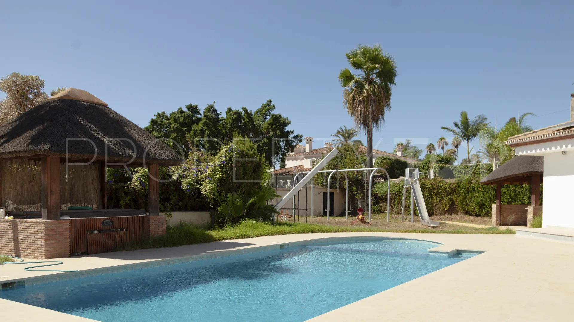 Villa de 4 dormitorios en venta en El Paraiso