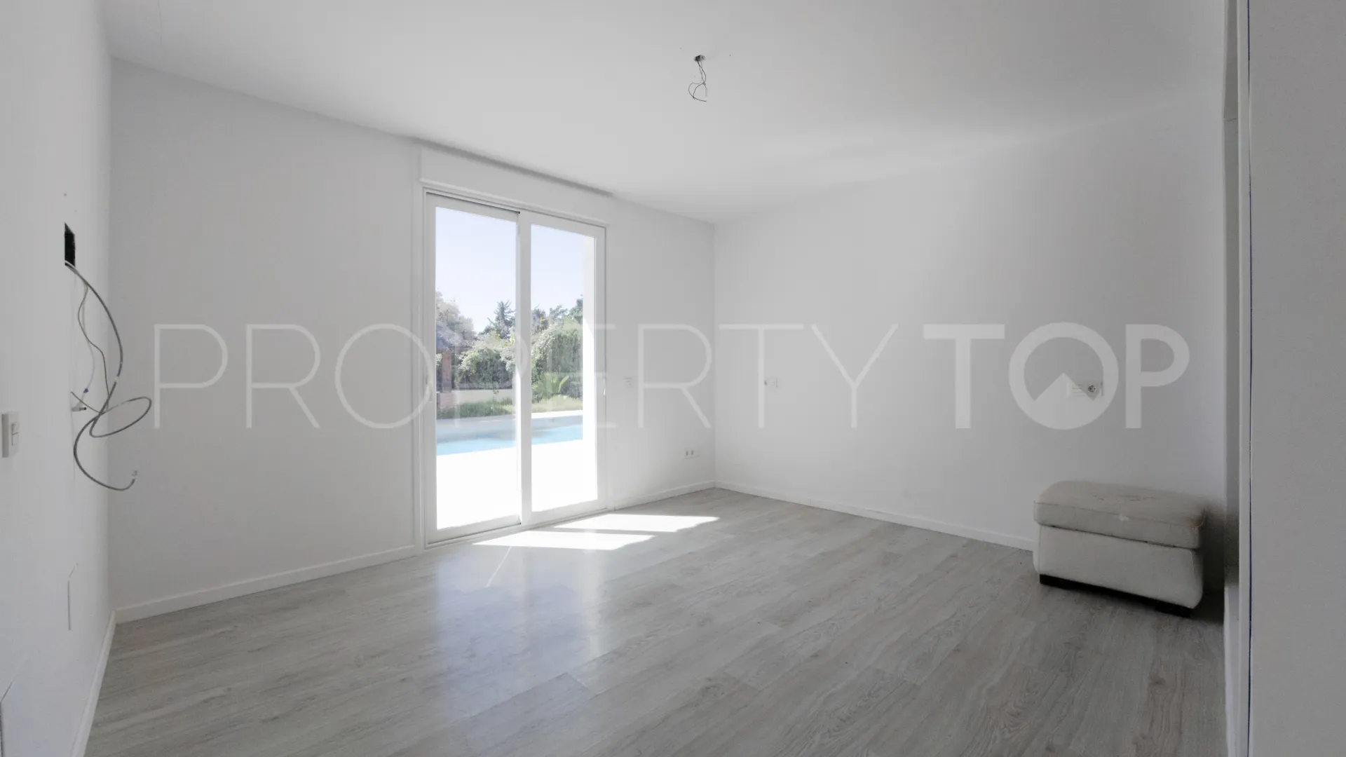 Villa de 4 dormitorios en venta en El Paraiso