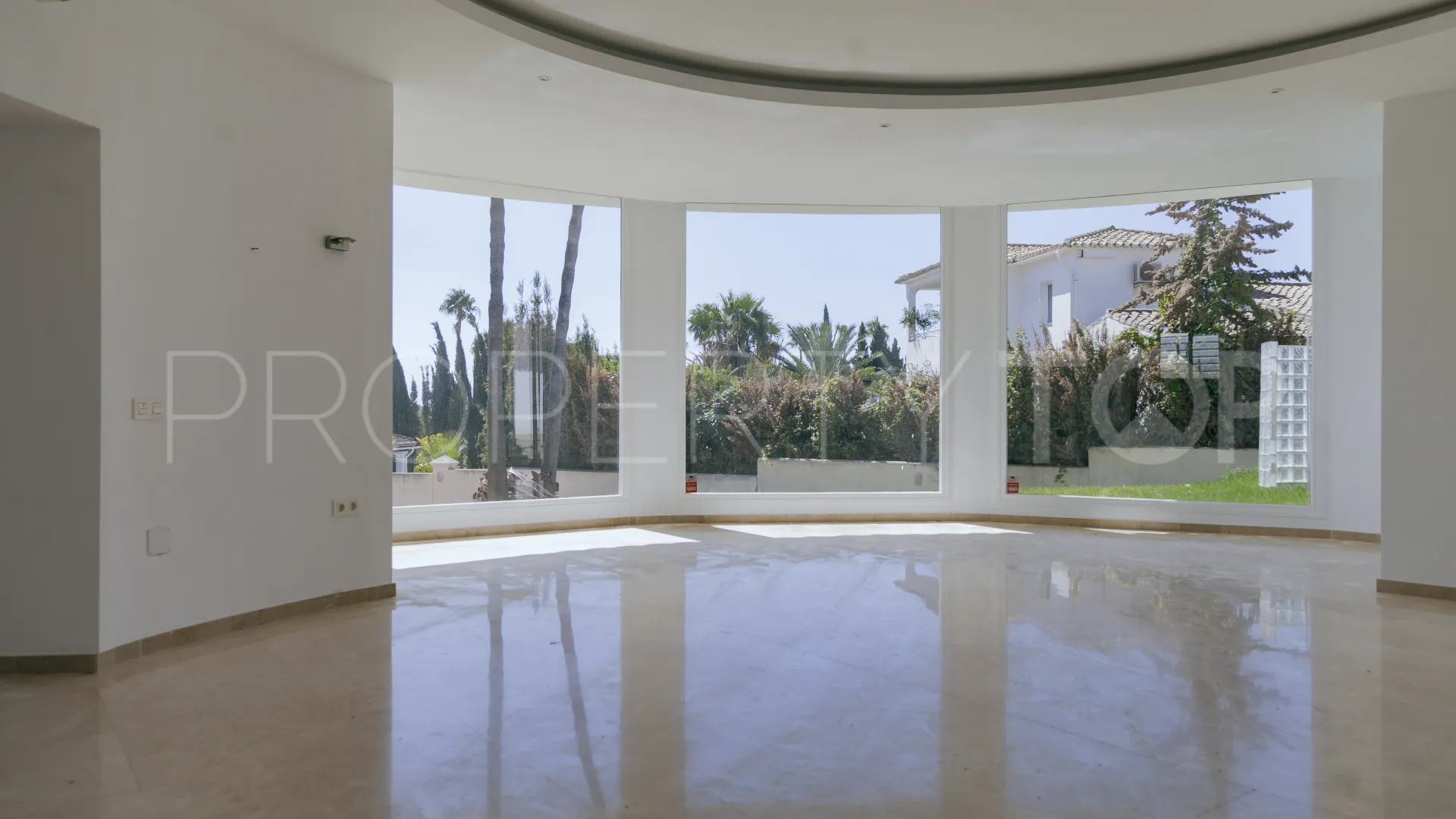 Villa de 4 dormitorios en venta en El Paraiso