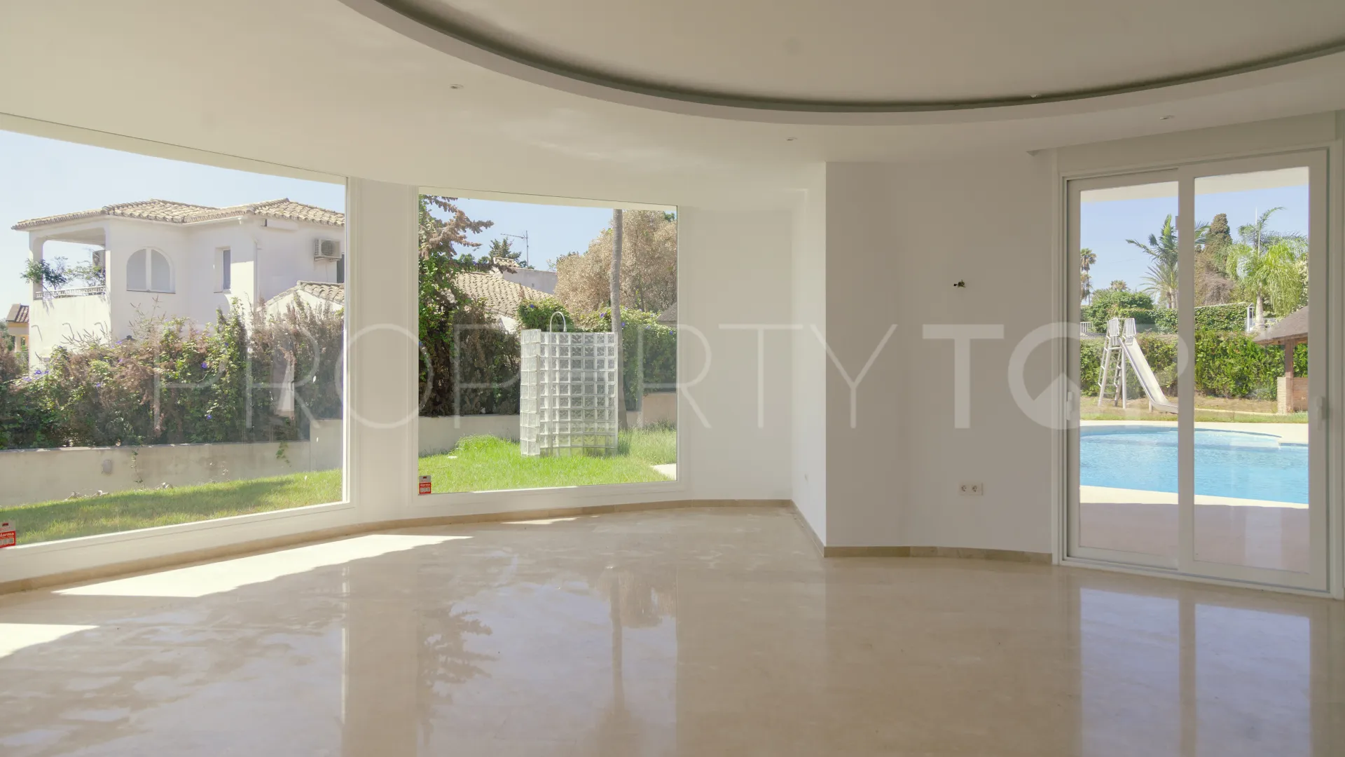 Villa de 4 dormitorios en venta en El Paraiso