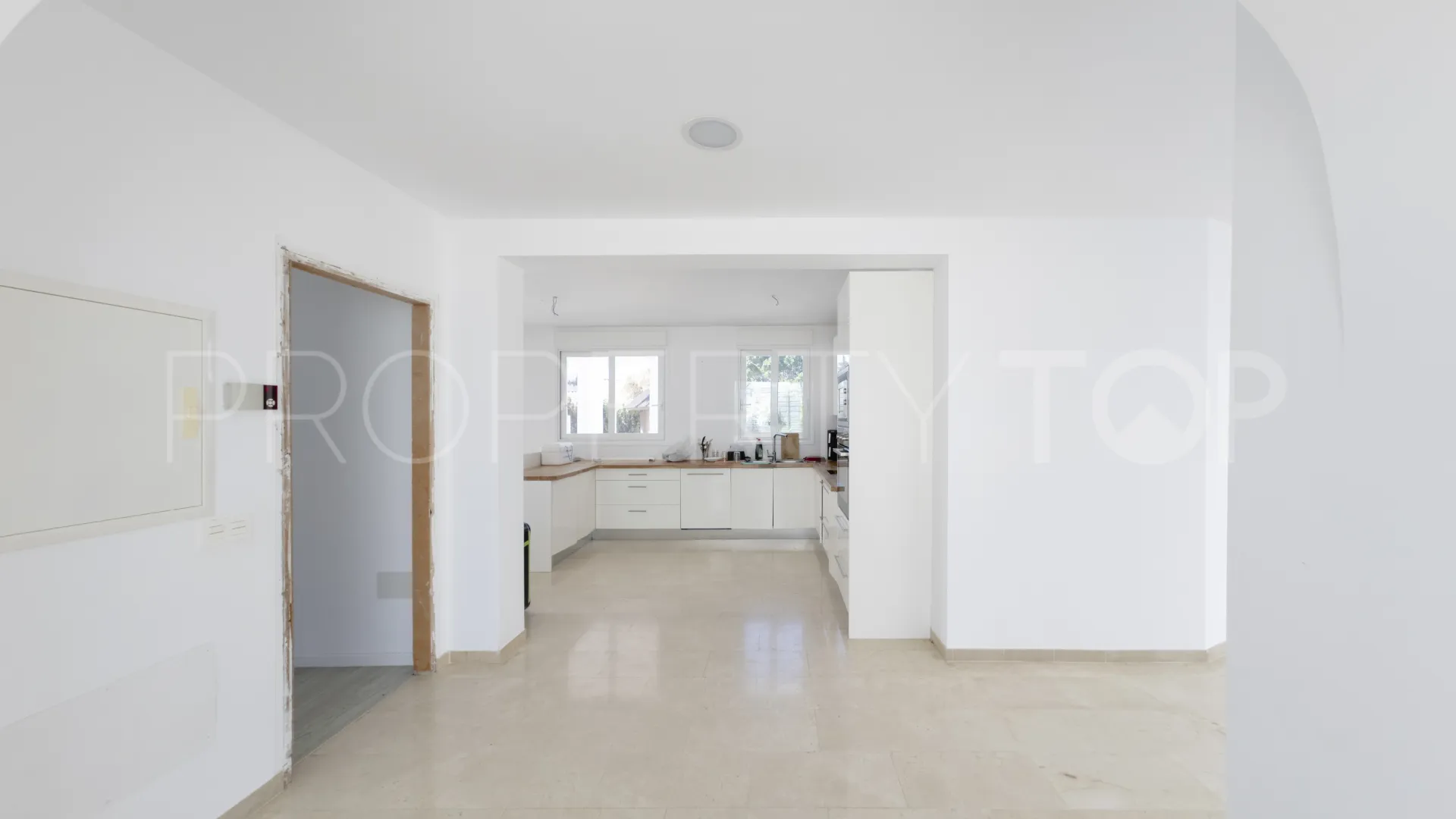 Villa de 4 dormitorios en venta en El Paraiso