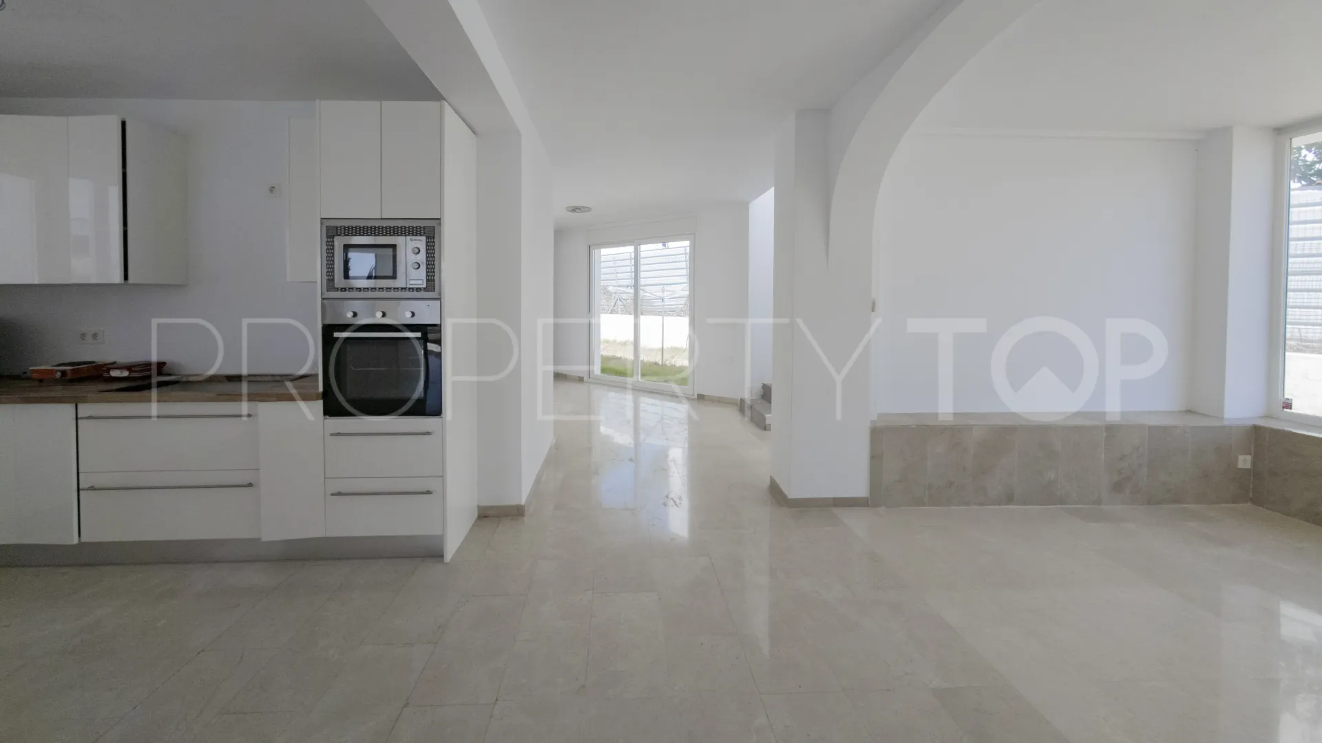 Villa de 4 dormitorios en venta en El Paraiso