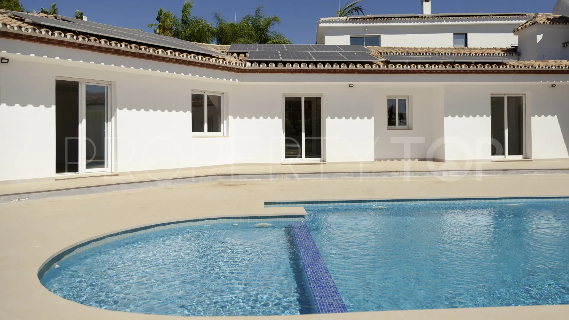 Villa de 4 dormitorios en venta en El Paraiso