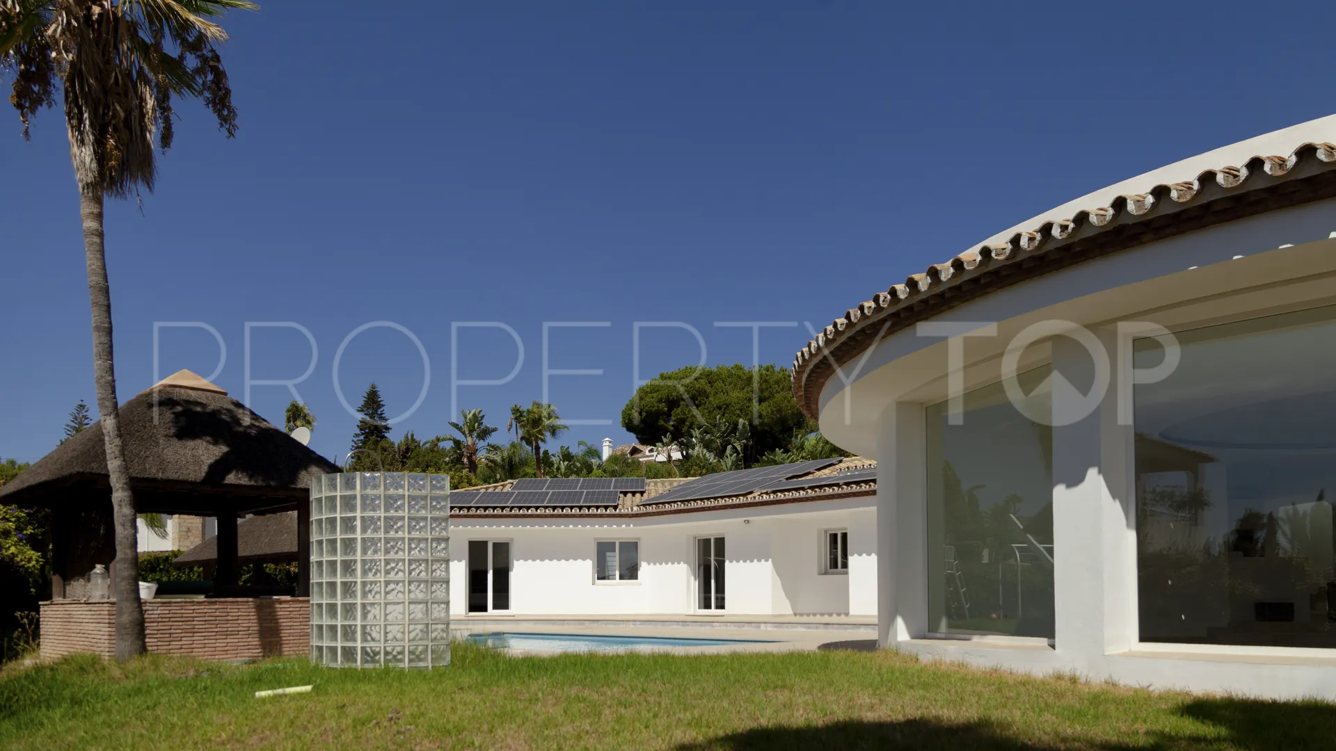 Villa de 4 dormitorios en venta en El Paraiso