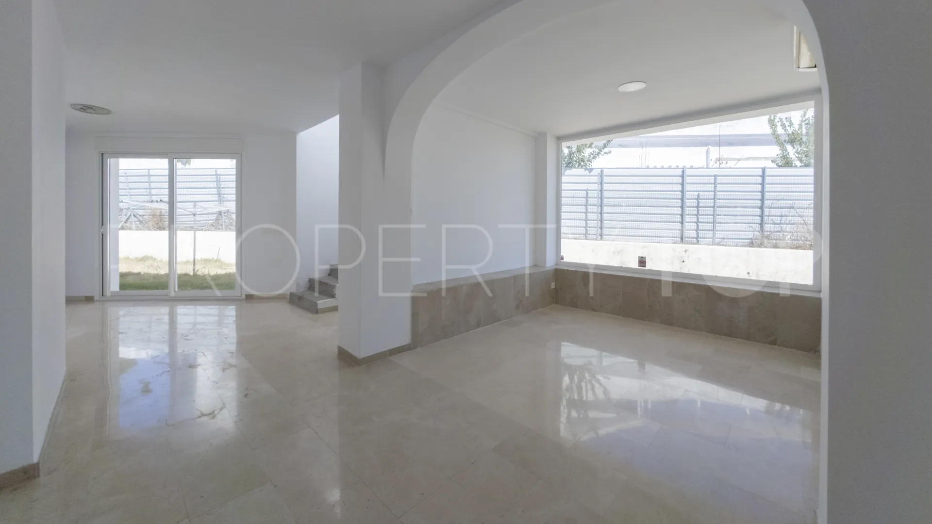 Villa de 4 dormitorios en venta en El Paraiso
