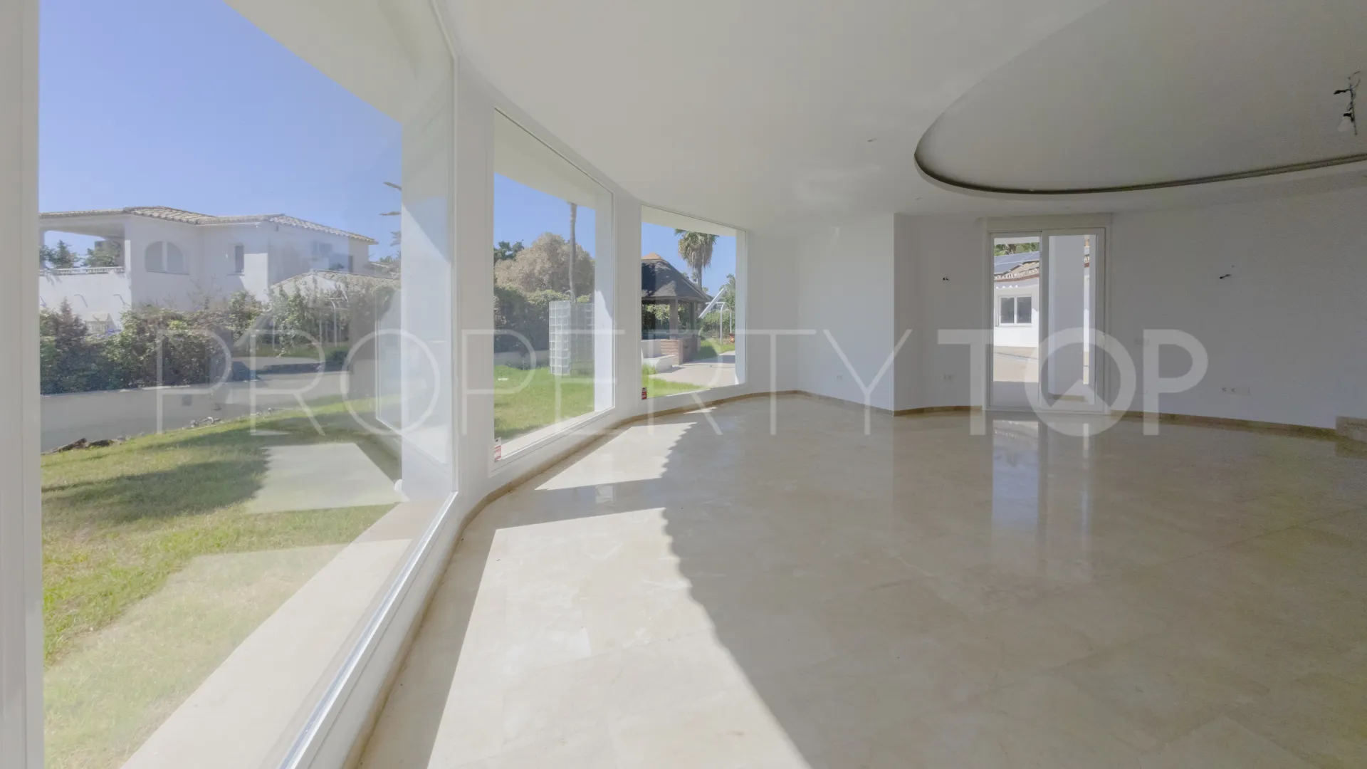 Villa de 4 dormitorios en venta en El Paraiso