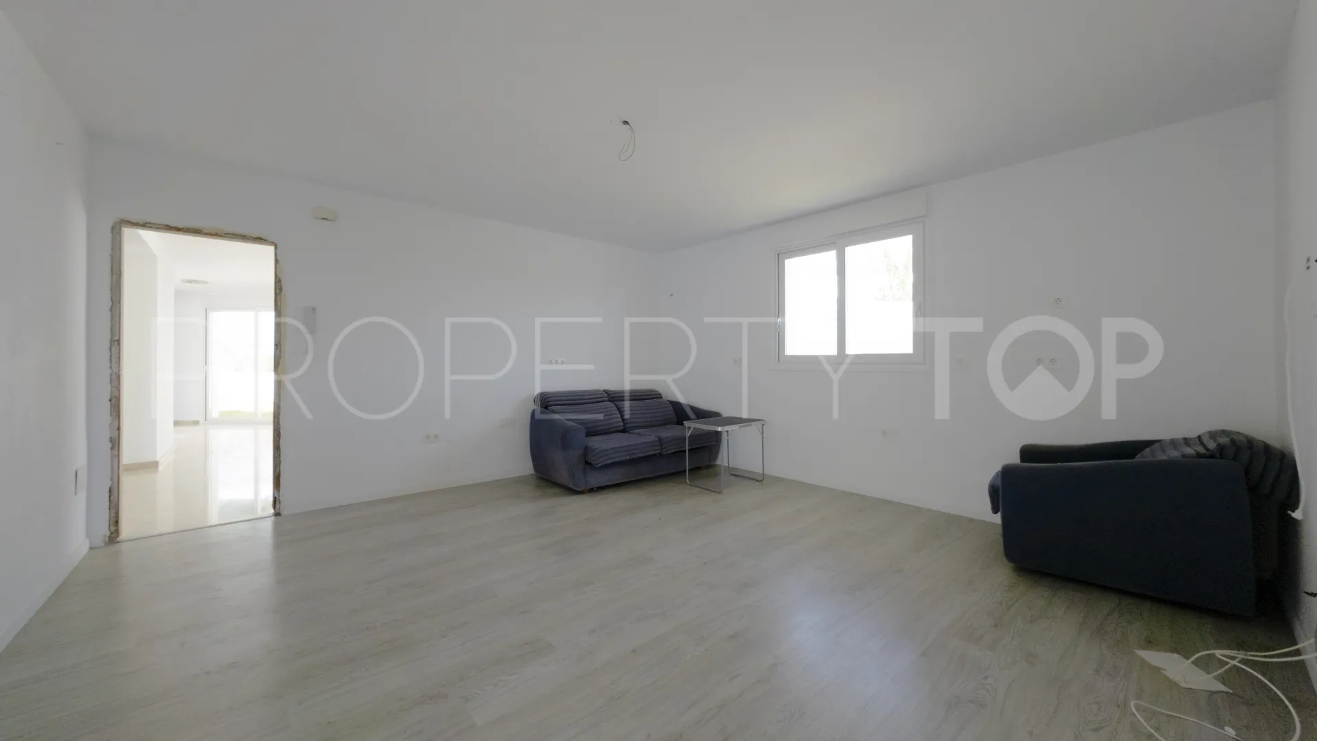 Villa de 4 dormitorios en venta en El Paraiso
