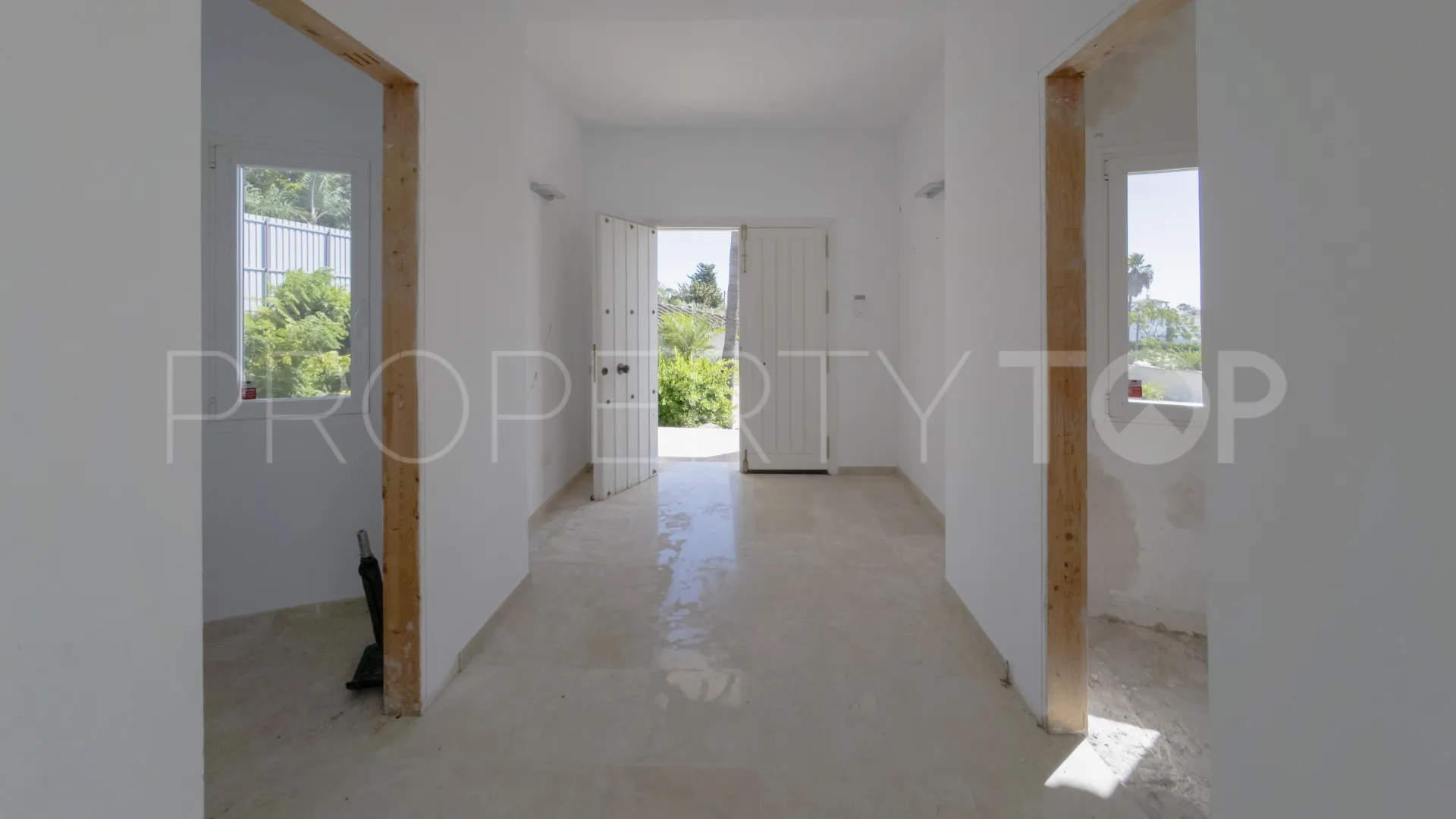 Villa de 4 dormitorios en venta en El Paraiso