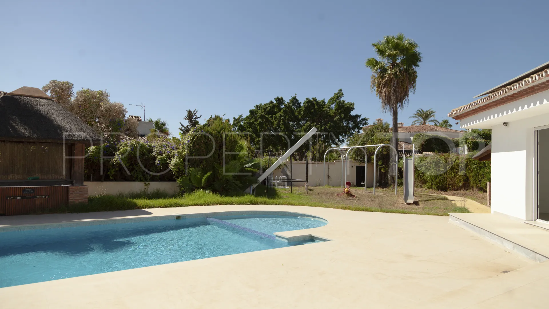 Villa de 4 dormitorios en venta en El Paraiso