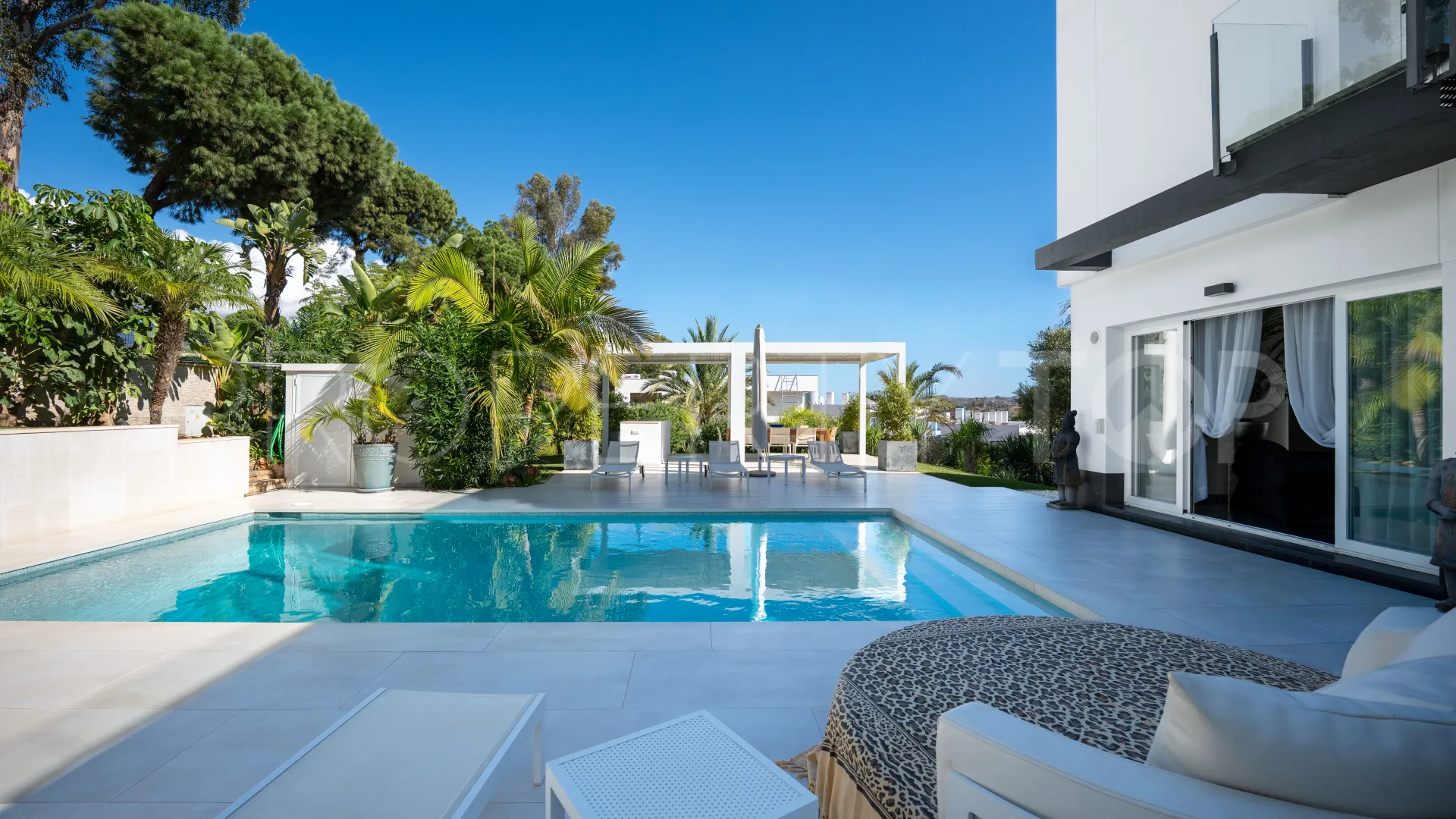 5 bedrooms villa in La Cala Golf Resort for sale