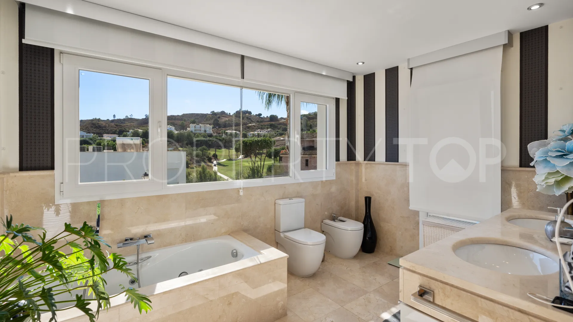 5 bedrooms villa in La Cala Golf Resort for sale