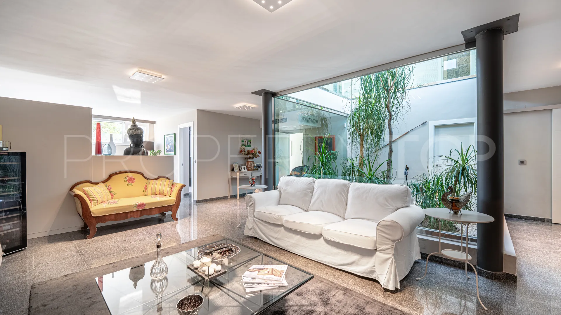 5 bedrooms villa in La Cala Golf Resort for sale