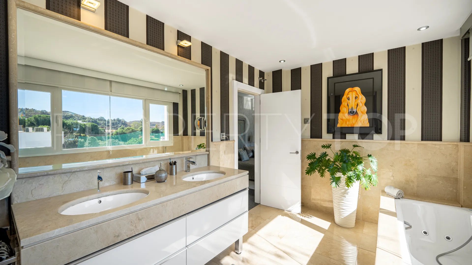 5 bedrooms villa in La Cala Golf Resort for sale