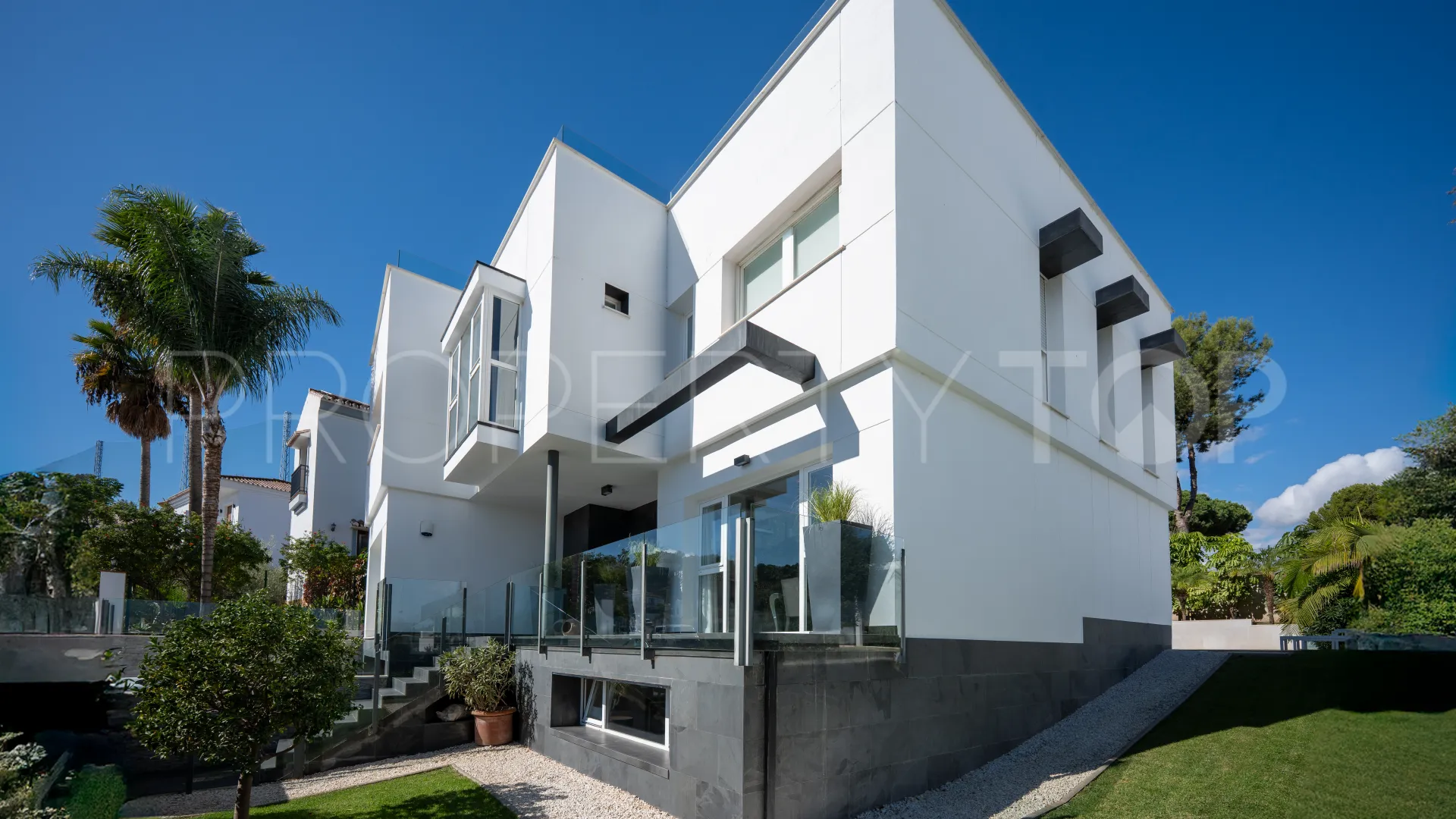 5 bedrooms villa in La Cala Golf Resort for sale