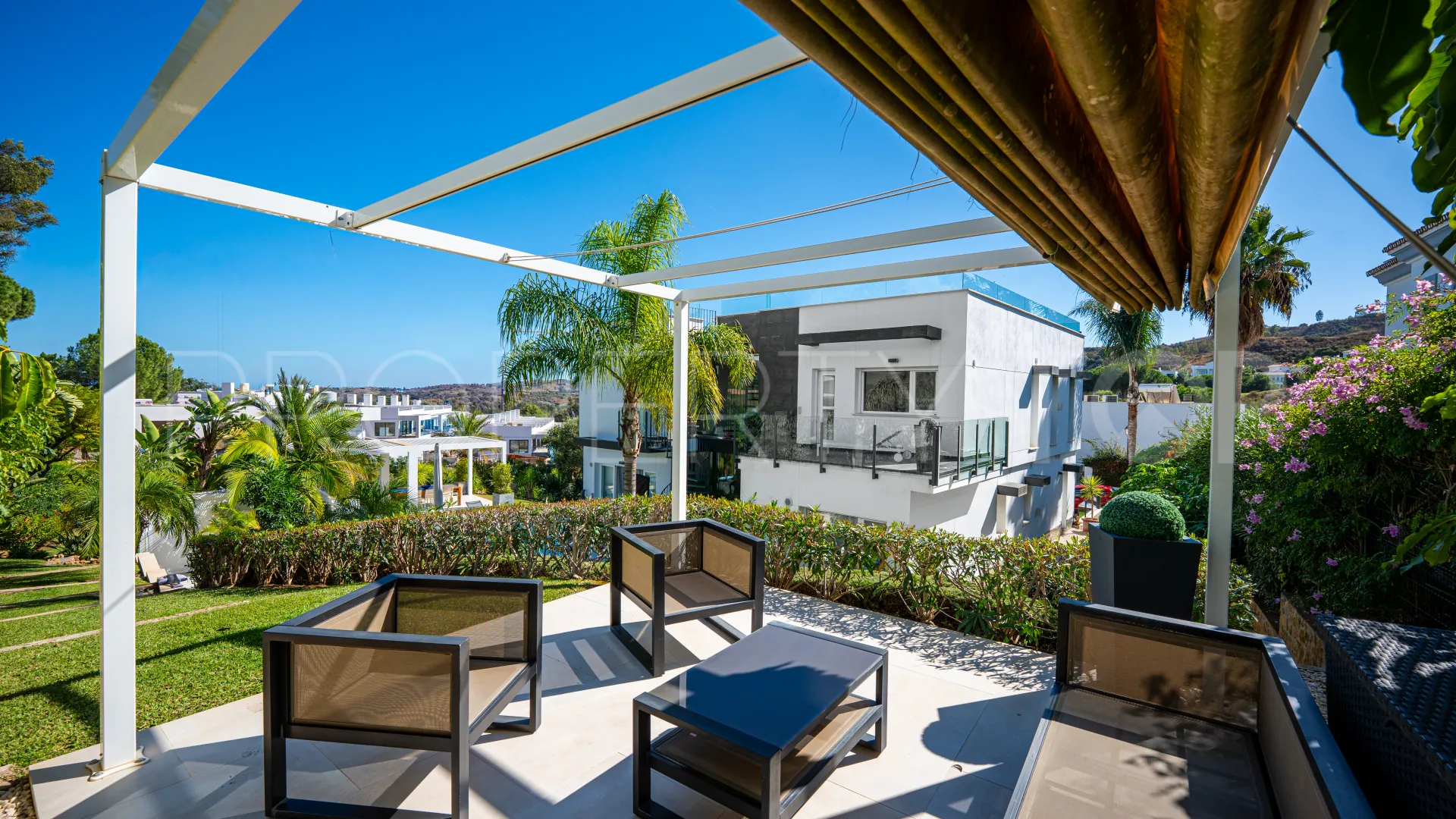 5 bedrooms villa in La Cala Golf Resort for sale