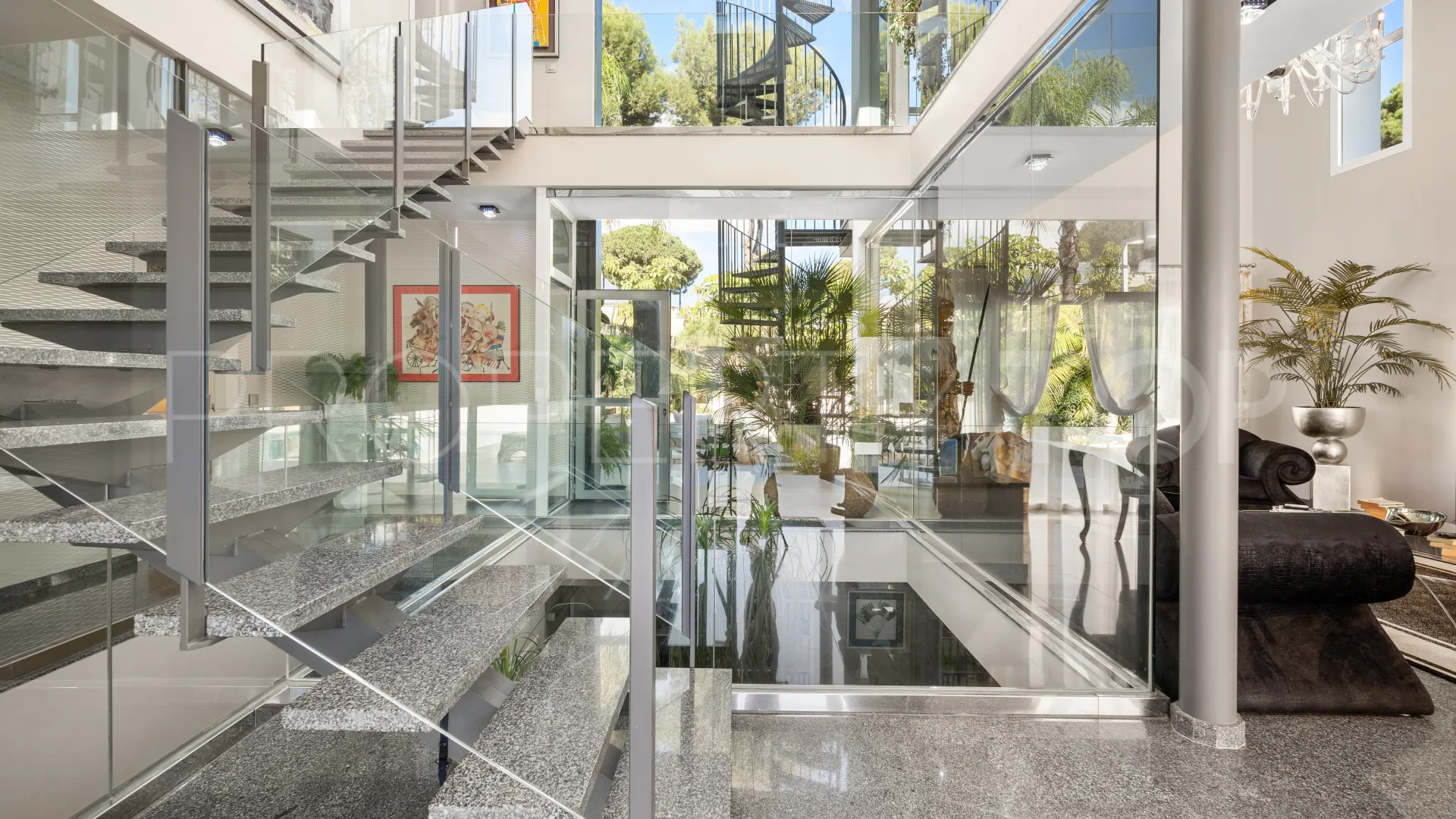 5 bedrooms villa in La Cala Golf Resort for sale