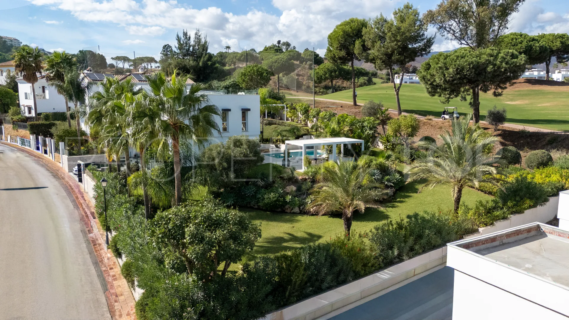 5 bedrooms villa in La Cala Golf Resort for sale