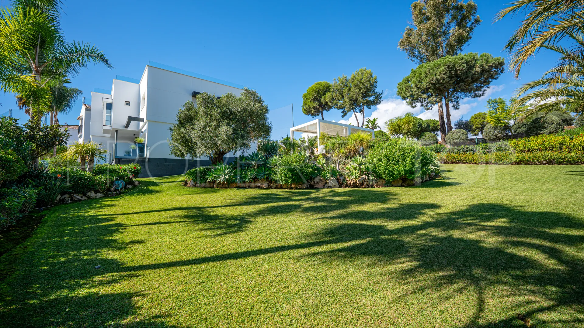 5 bedrooms villa in La Cala Golf Resort for sale
