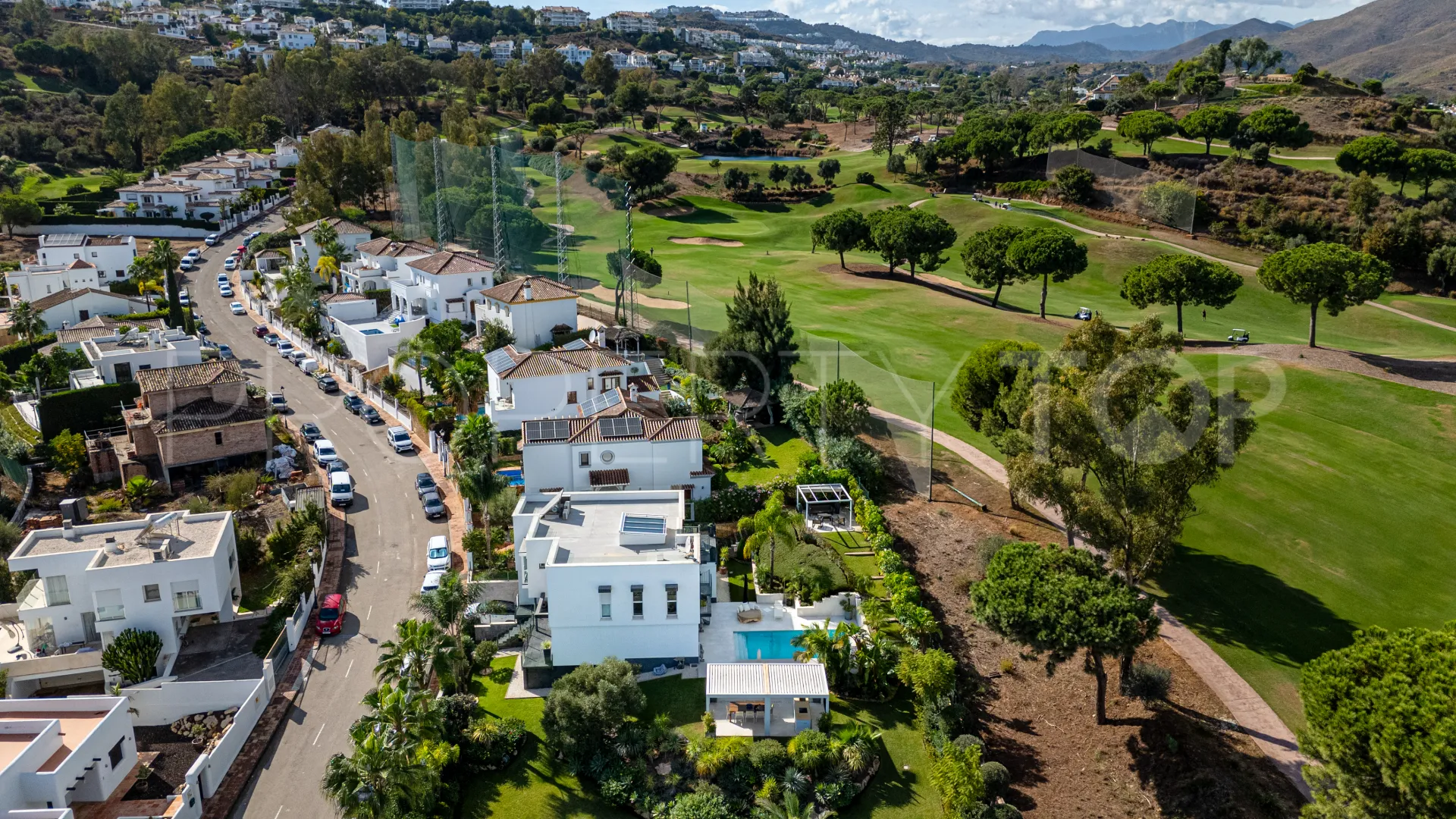 5 bedrooms villa in La Cala Golf Resort for sale