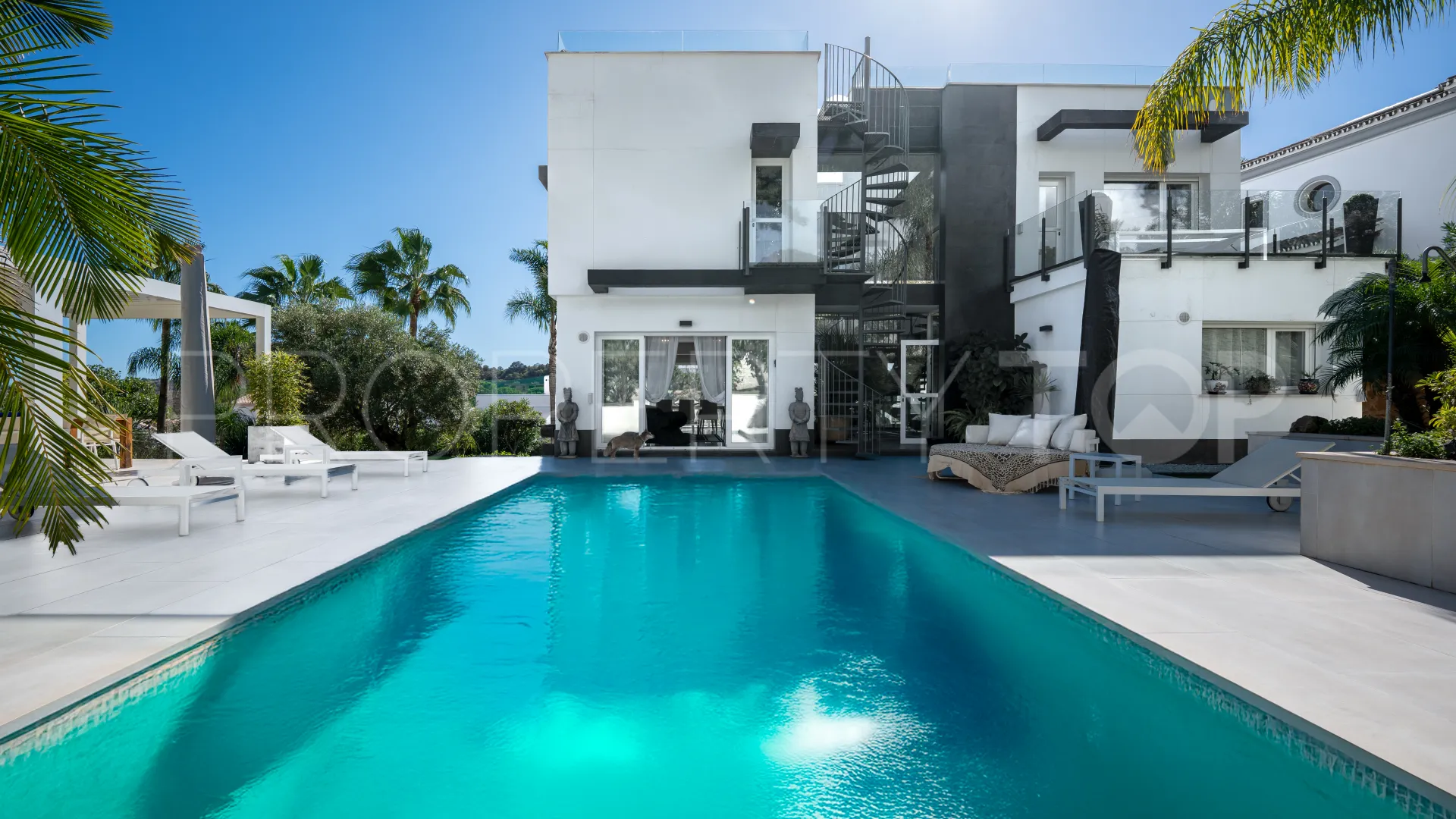 5 bedrooms villa in La Cala Golf Resort for sale