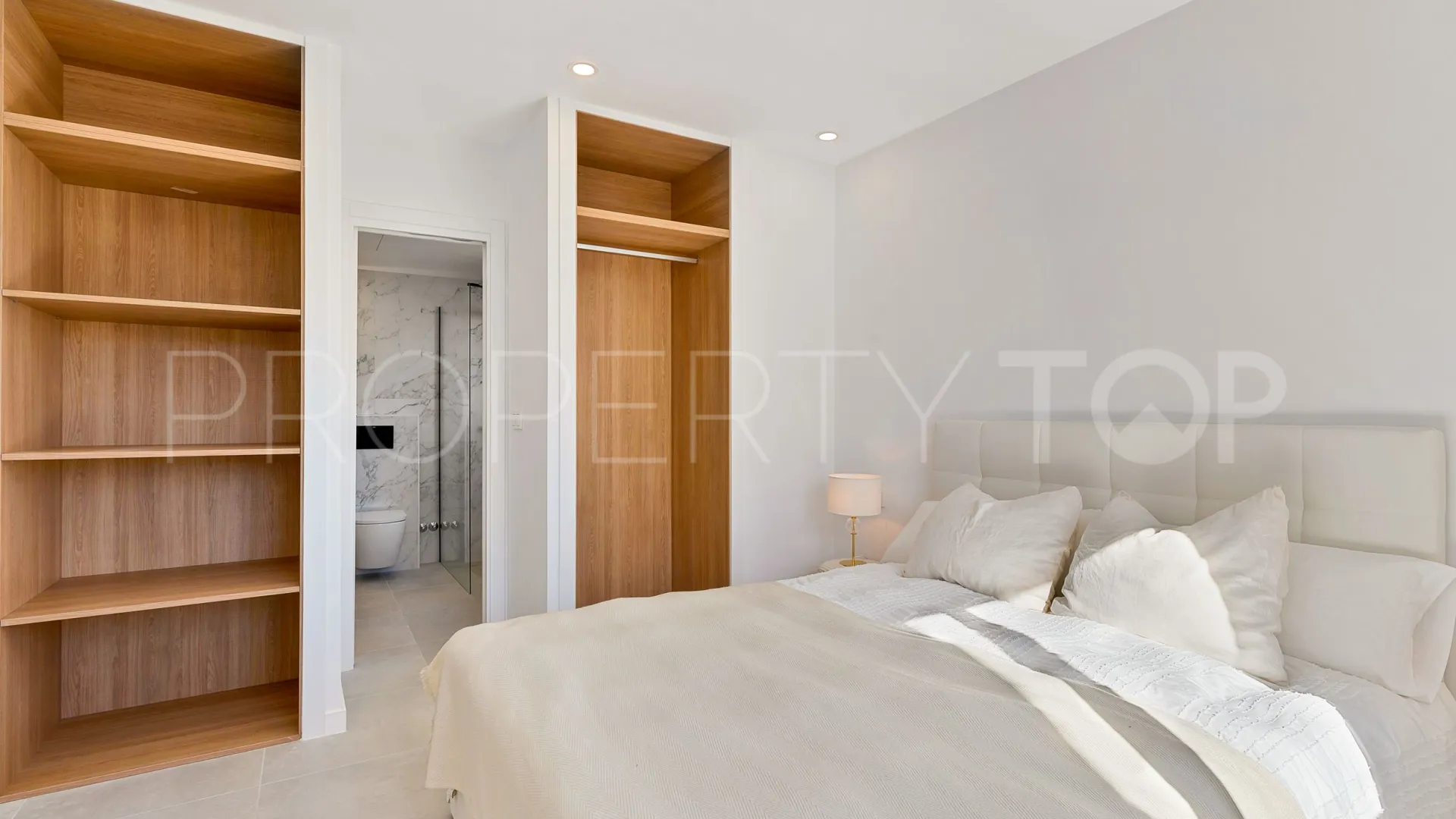 Nueva Andalucia villa for sale
