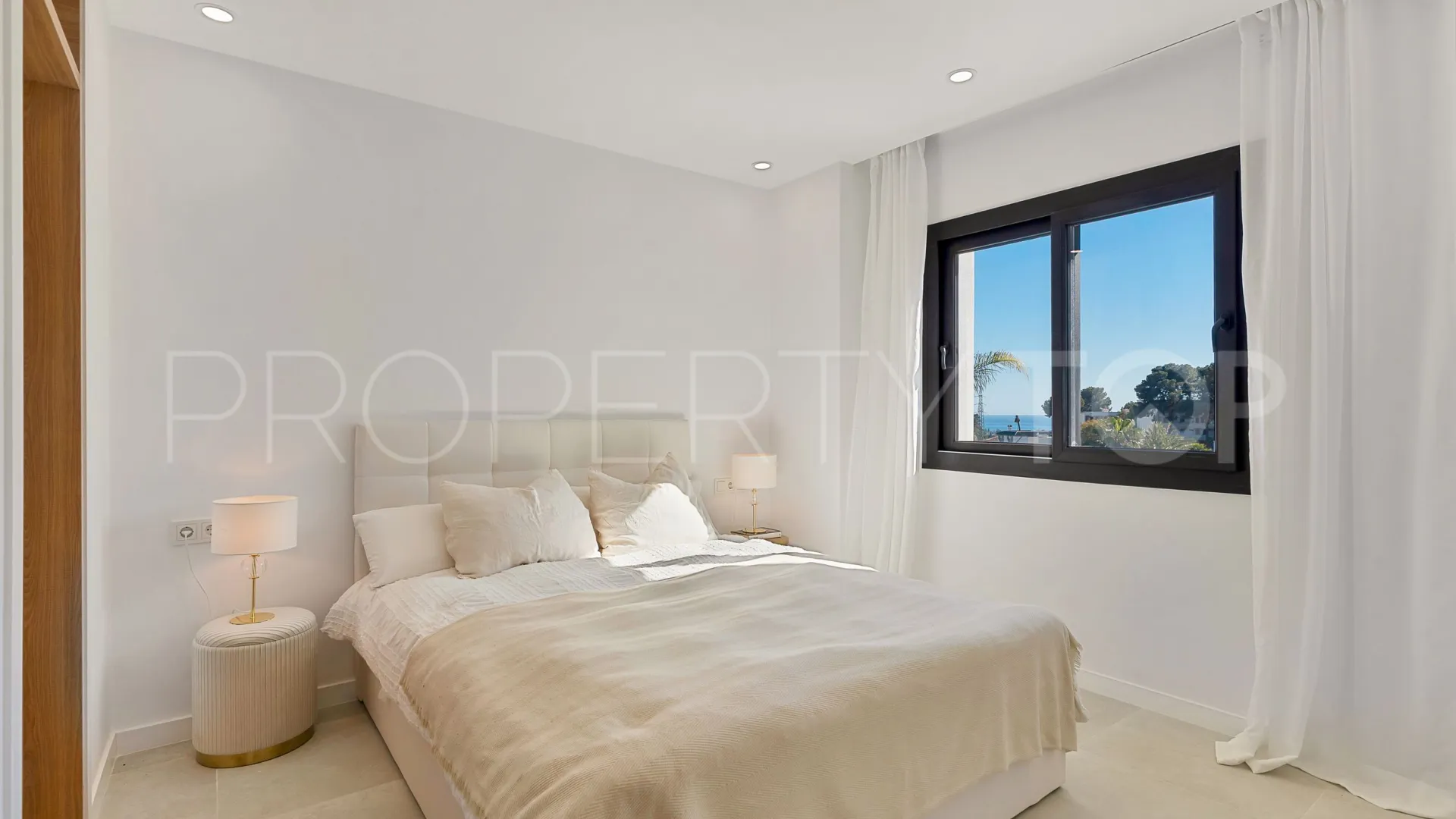 Nueva Andalucia villa for sale