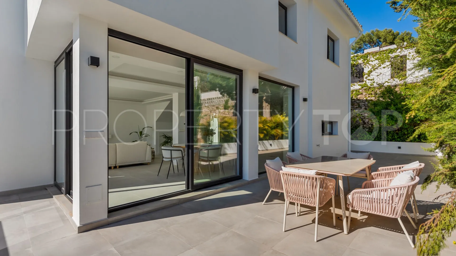 Nueva Andalucia villa for sale