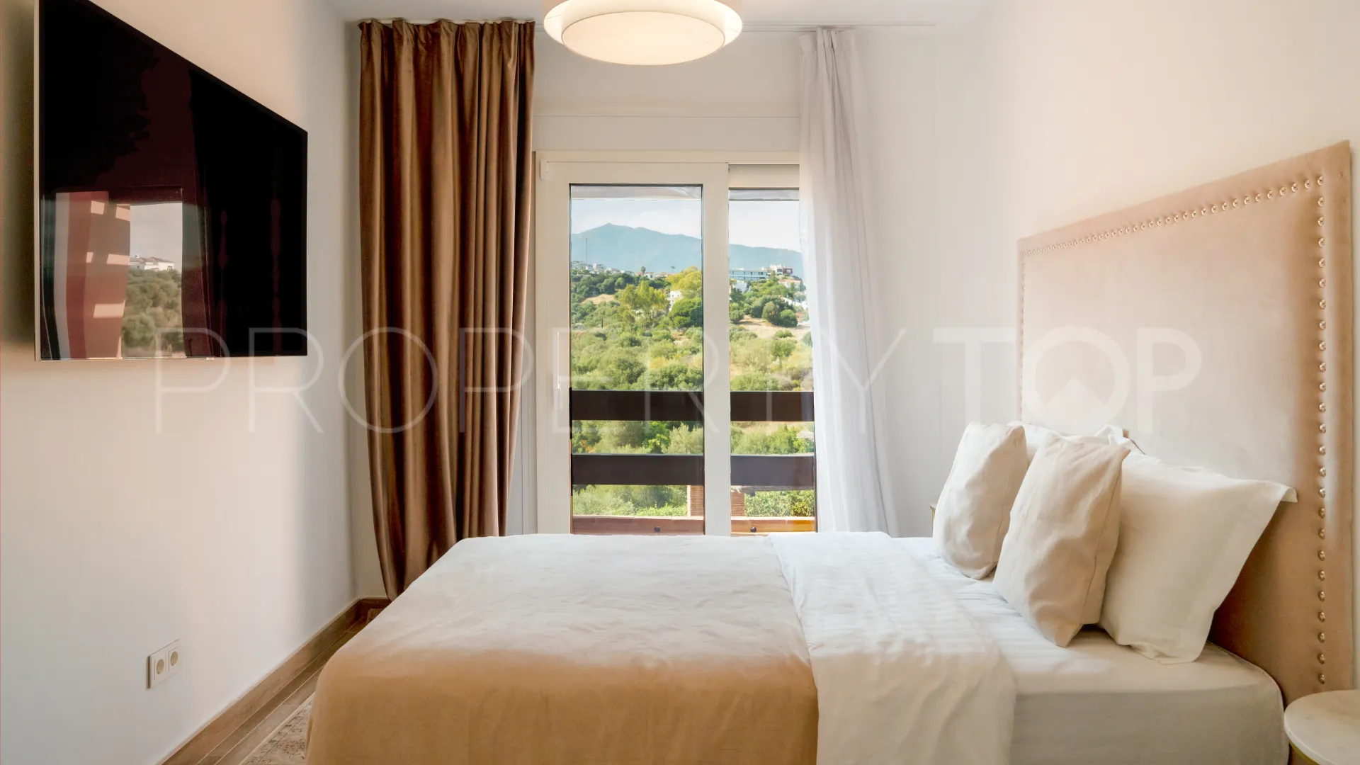 4 bedrooms Atalaya Hills town house for sale