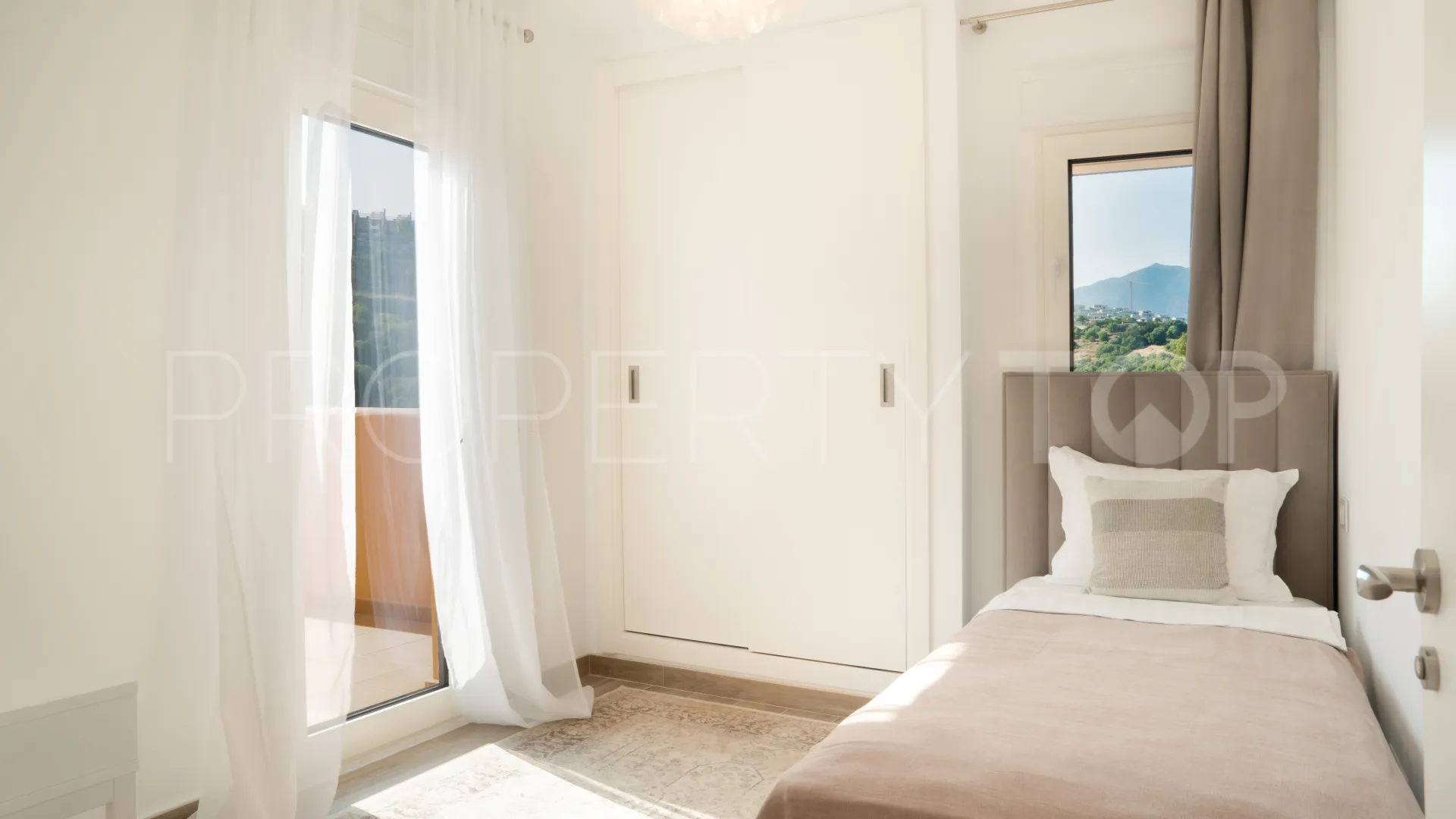 4 bedrooms Atalaya Hills town house for sale
