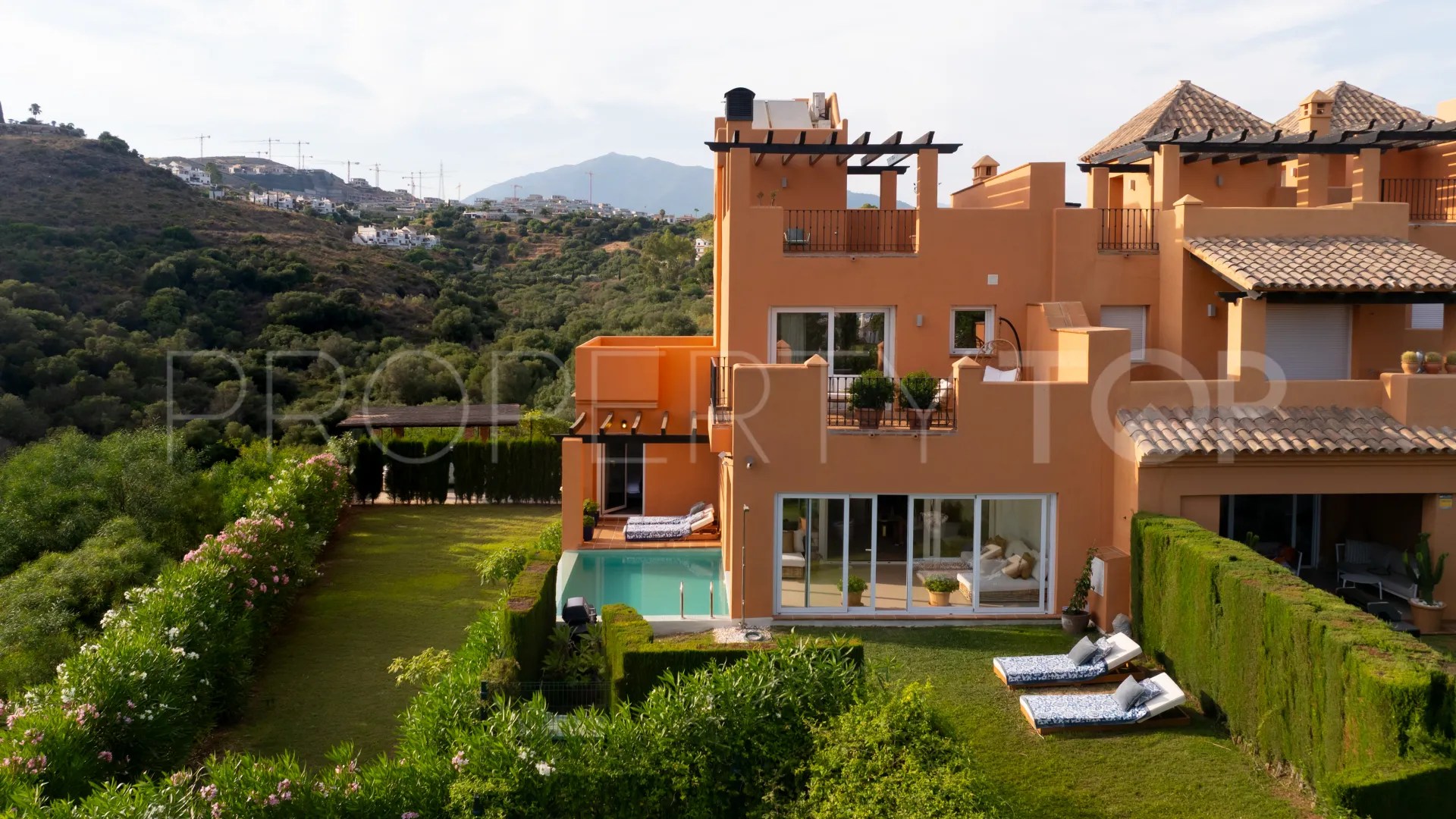 4 bedrooms Atalaya Hills town house for sale