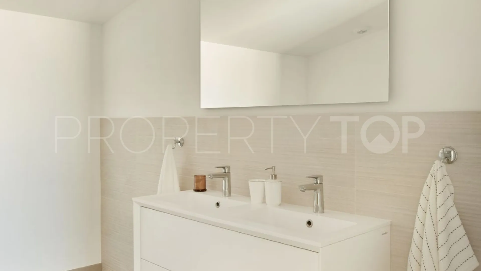 Apartamento en venta en El Higueron con 3 dormitorios