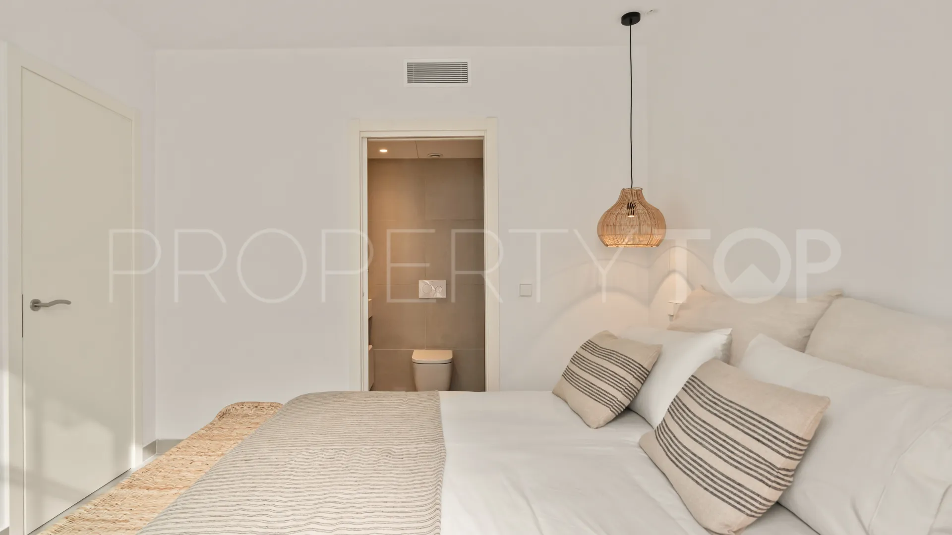 Estepona Ciudad, adosado en venta con 3 dormitorios