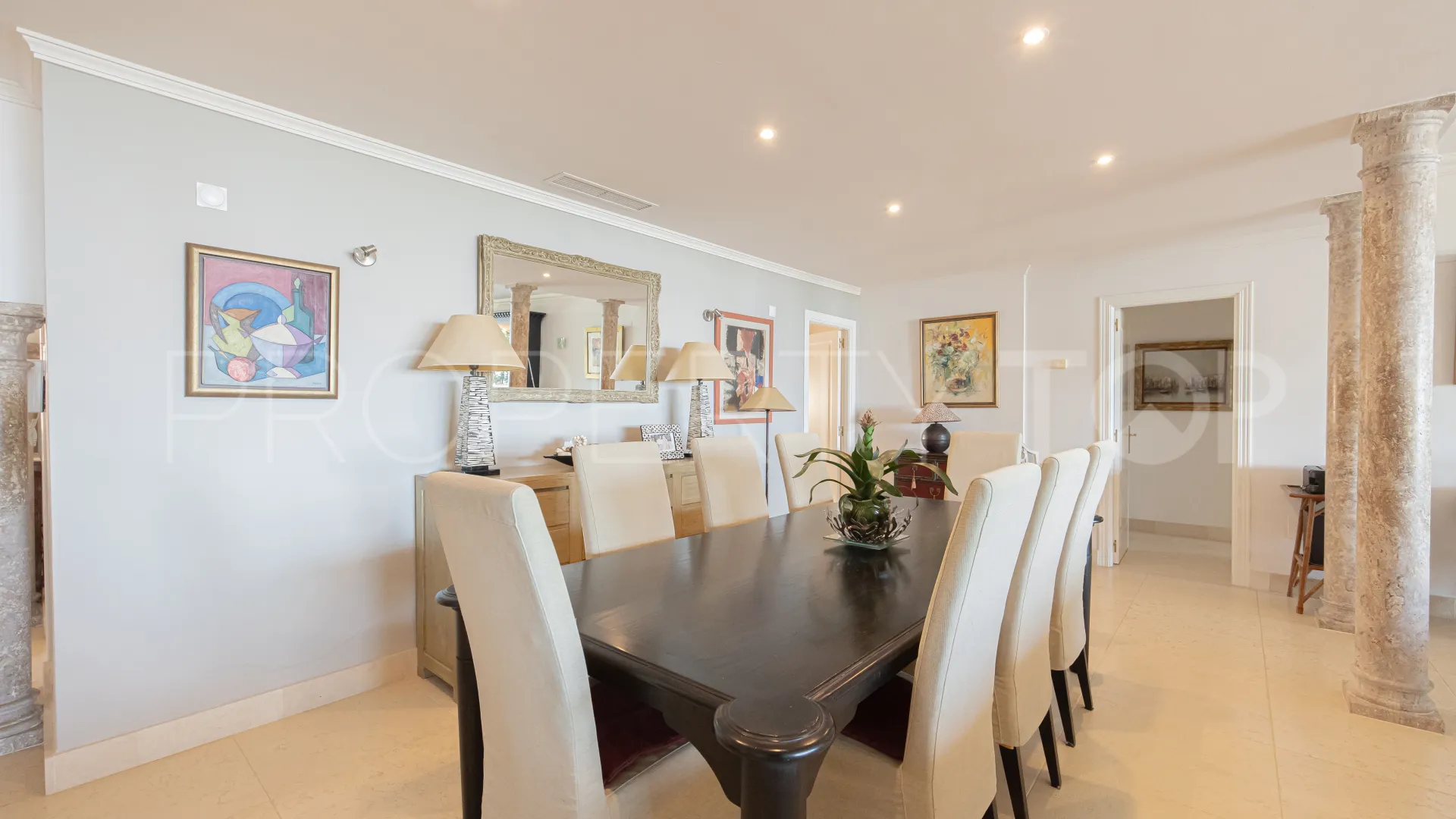 Apartamento con 3 dormitorios en venta en Nueva Andalucia