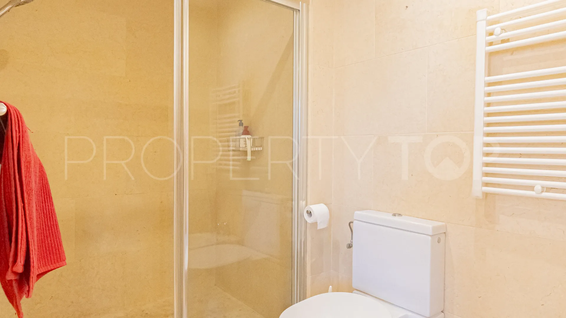 Apartamento con 3 dormitorios en venta en Nueva Andalucia