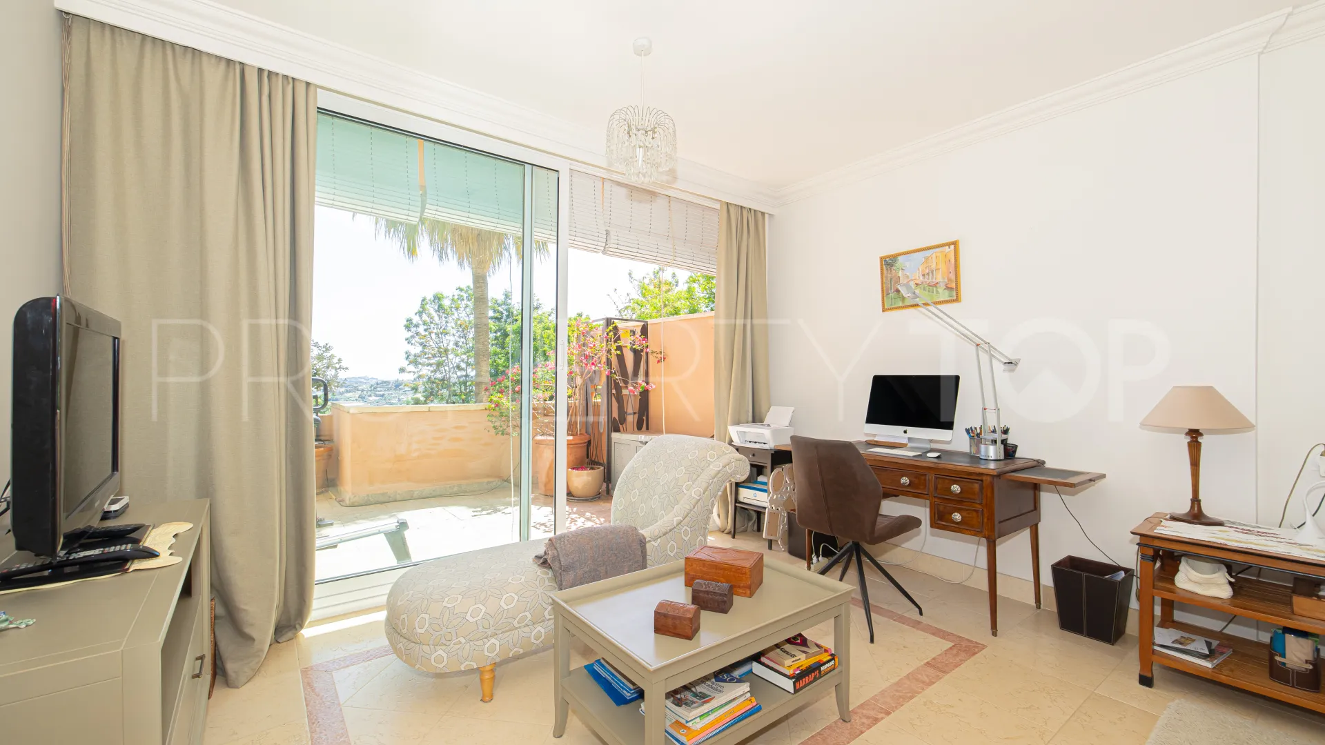 Apartamento con 3 dormitorios en venta en Nueva Andalucia
