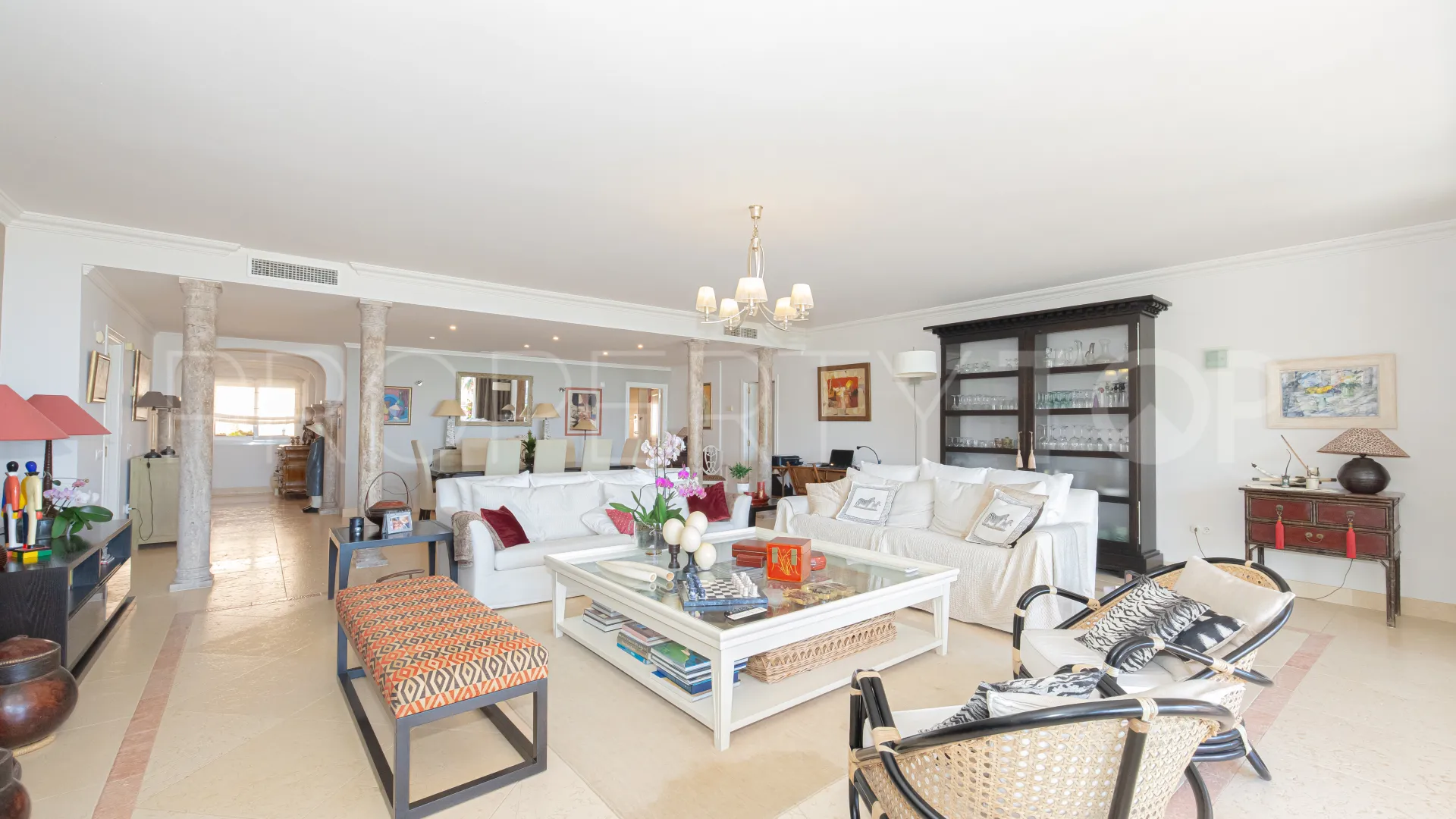 Apartamento con 3 dormitorios en venta en Nueva Andalucia